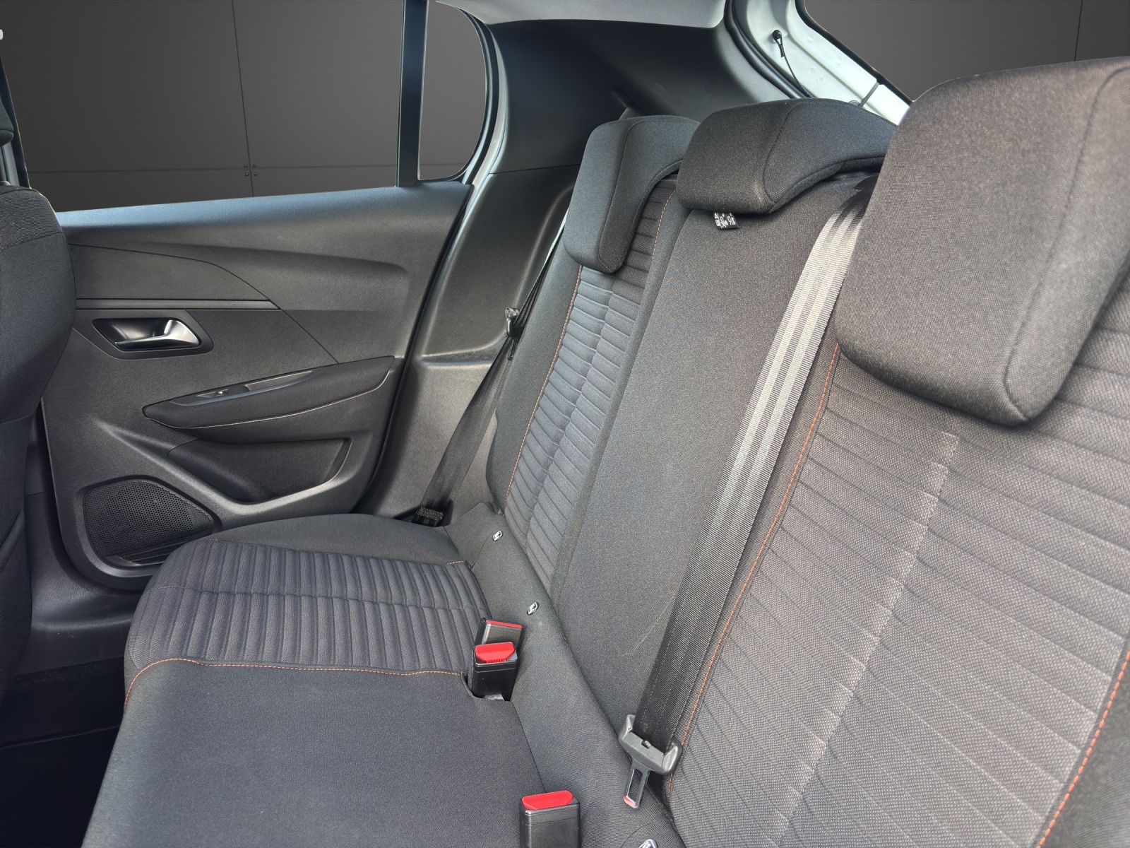 PEUGEOT 208 1.2 PureTech Active Pack-image-12