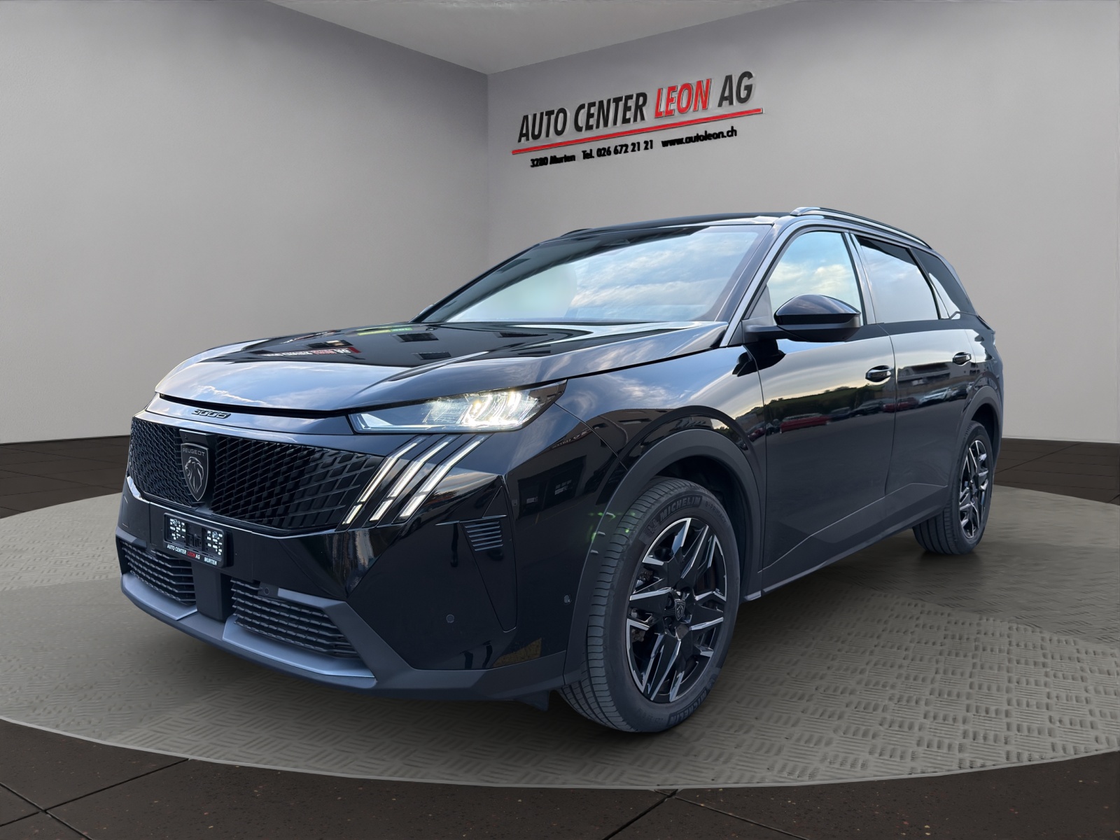 PEUGEOT 5008 145 Hybrid e-DCS6 Allure-showroom-element-1