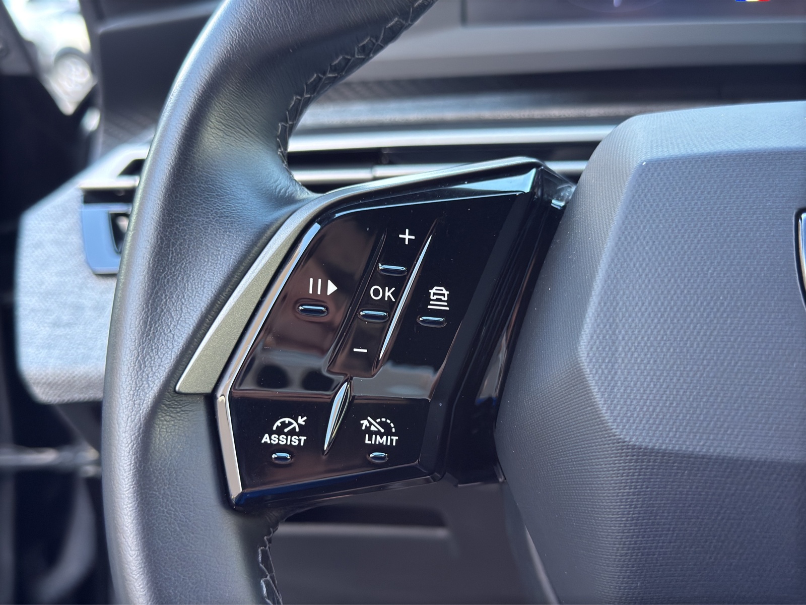 PEUGEOT 5008 145 Hybrid e-DCS6 Allure-image-22