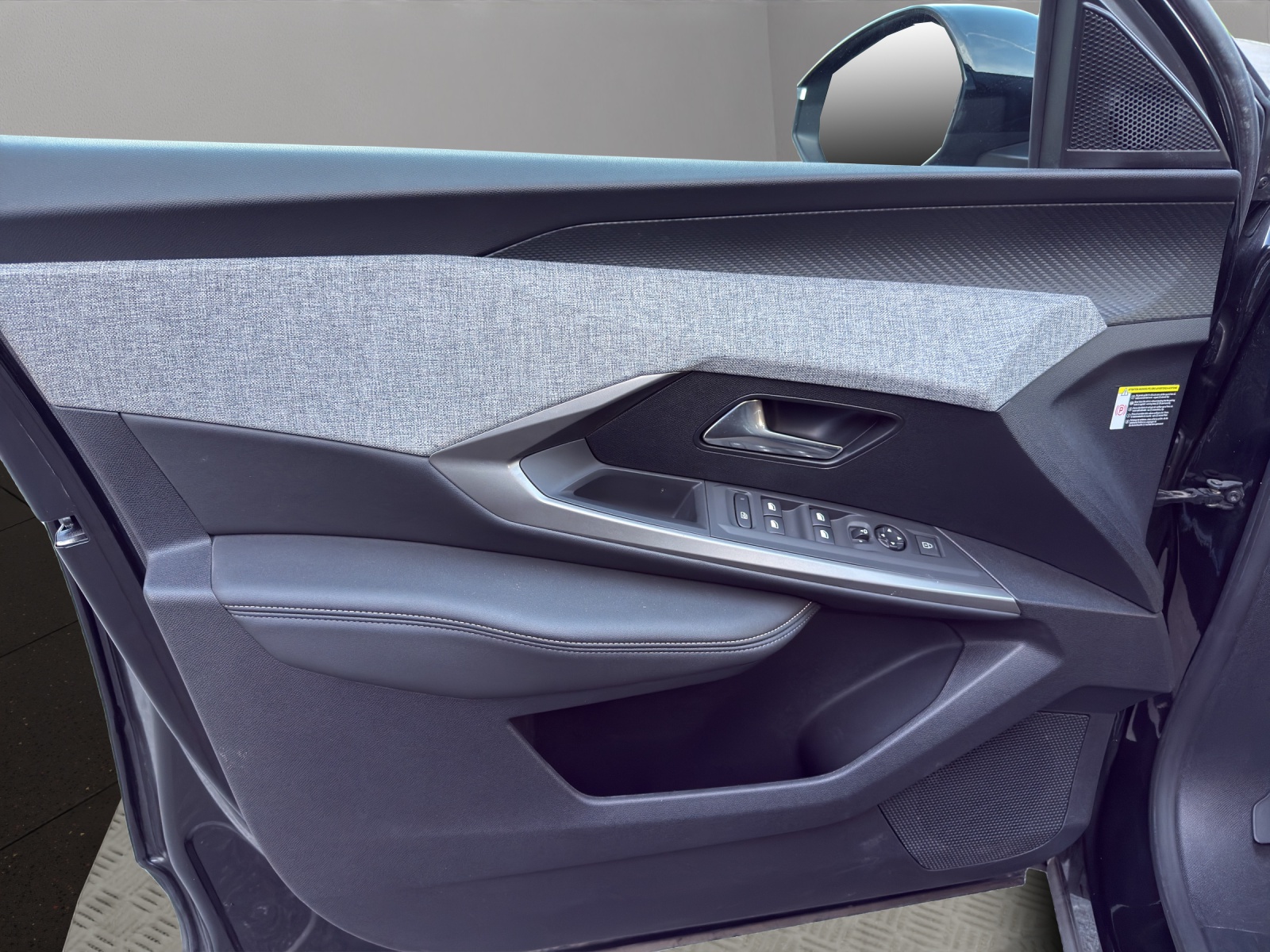PEUGEOT 5008 145 Hybrid e-DCS6 Allure-image-11