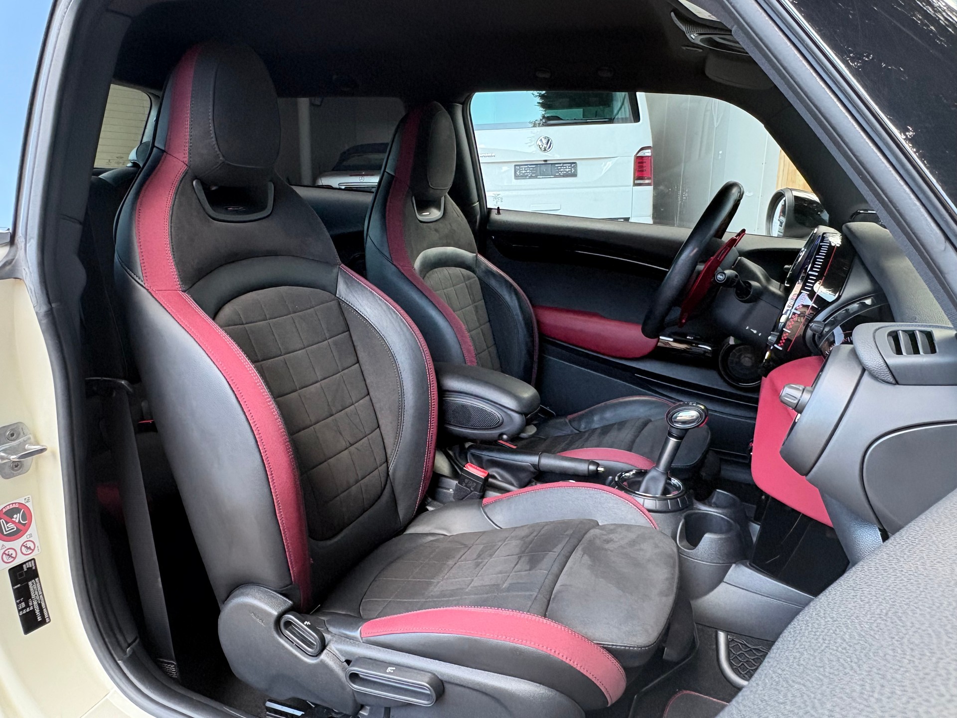 MINI 2.0i John Cooper Works 231 PS Steptronic-image-3