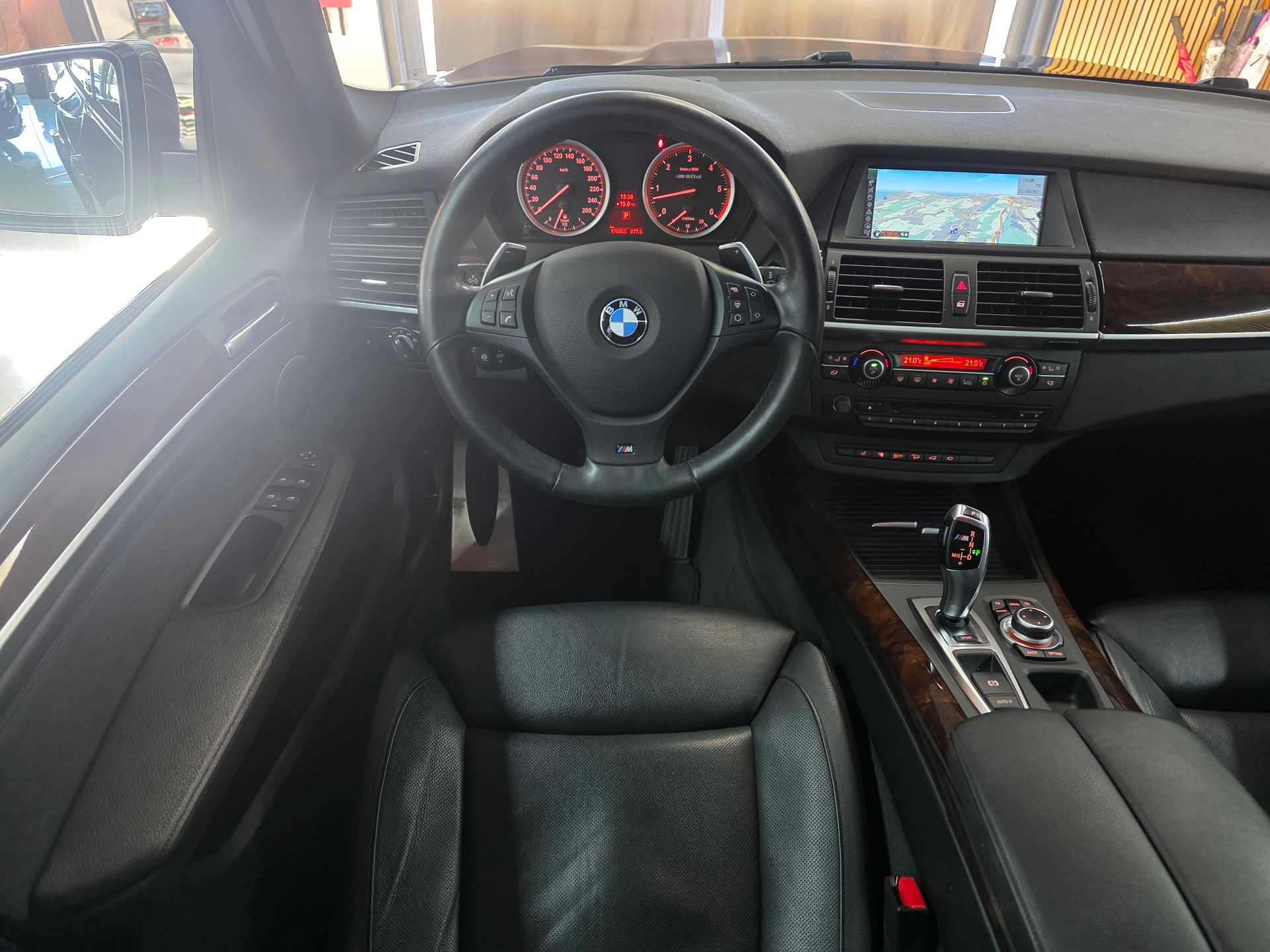 BMW X5 xDrive M50d Steptronic Individual 7-Plätze-image-10