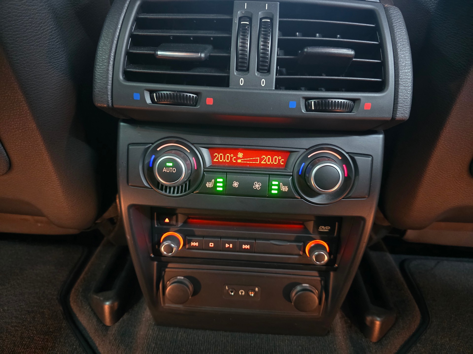 BMW X5 xDrive M50d Steptronic Individual 7-Plätze-image-18