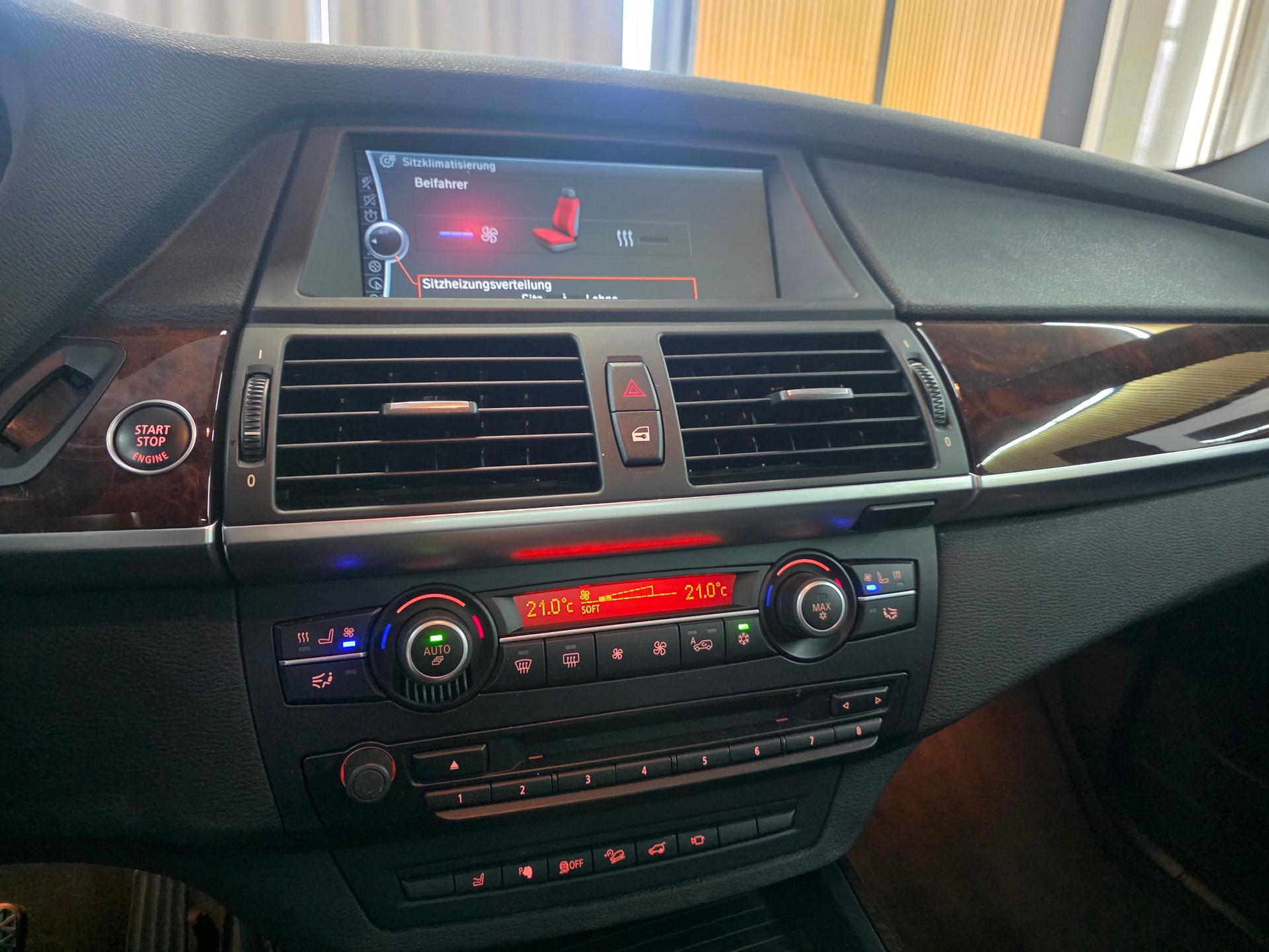 BMW X5 xDrive M50d Steptronic Individual 7-Plätze-image-15