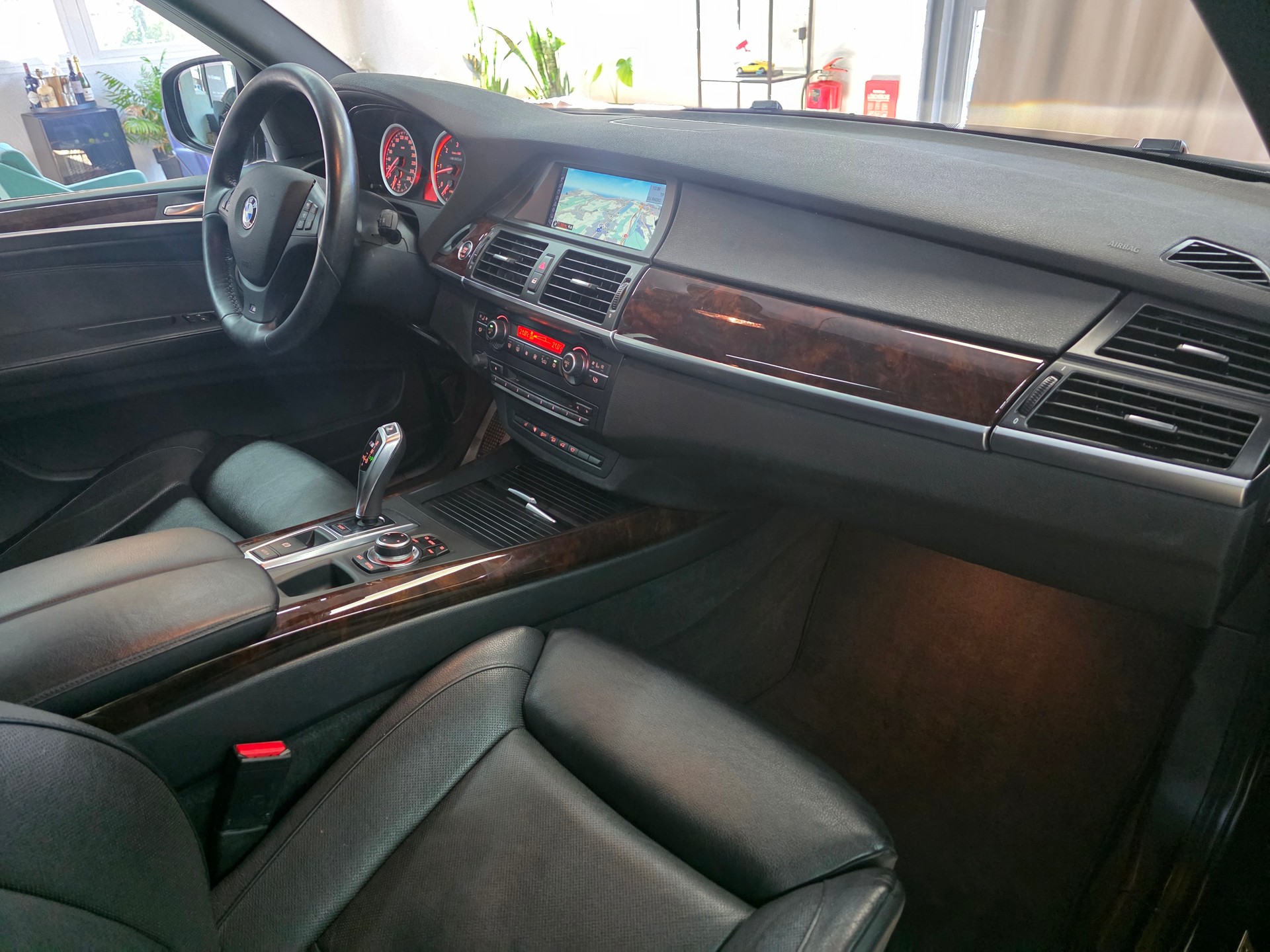 BMW X5 xDrive M50d Steptronic Individual 7-Plätze-image-8