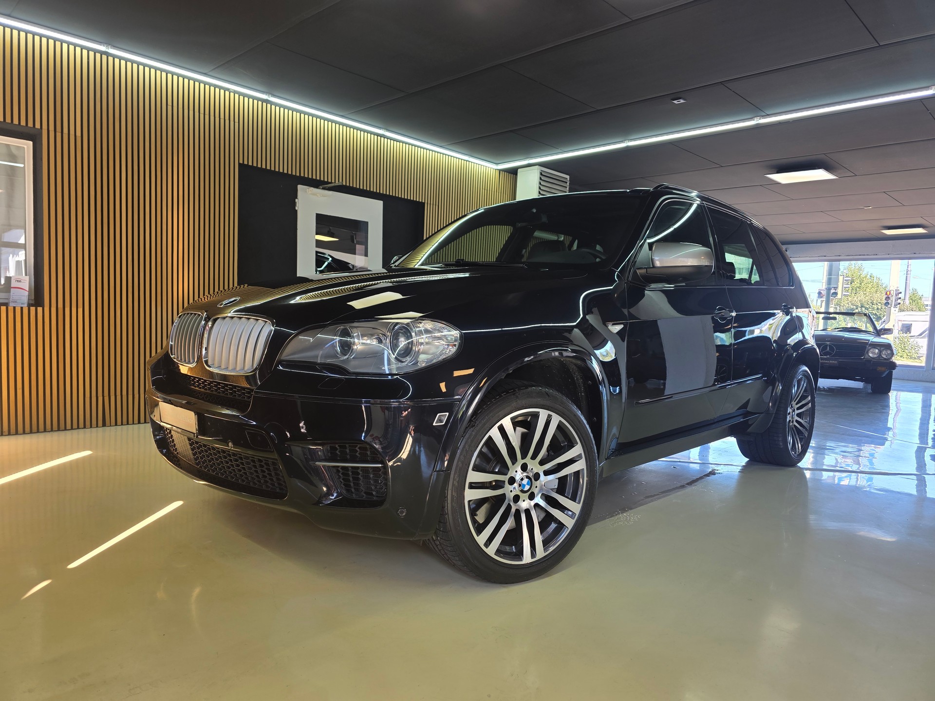 BMW X5 xDrive M50d Steptronic Individual 7-Plätze
