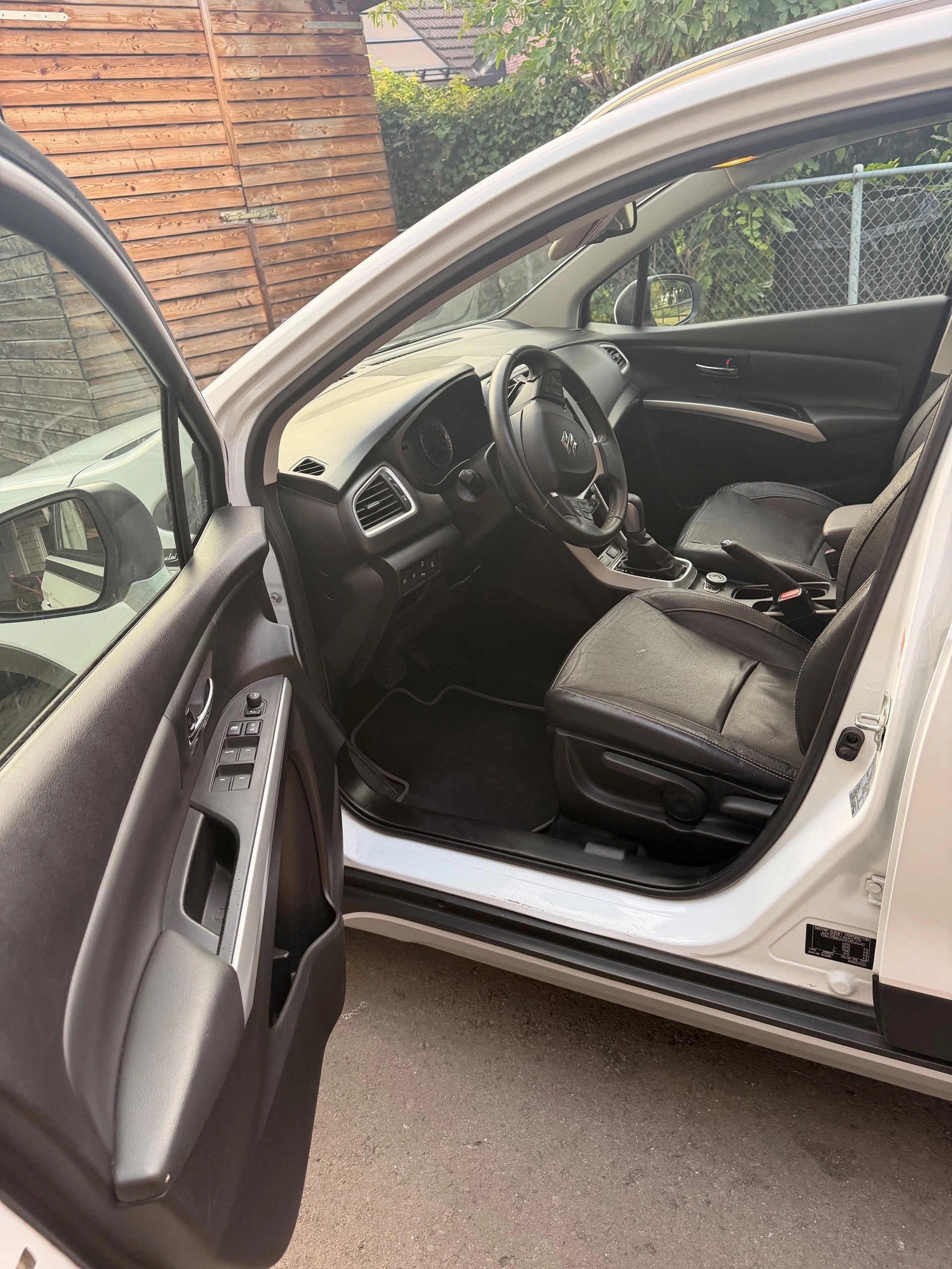 SUZUKI 1.6 TDI 4x4 Geländewagen / SUV-image-2