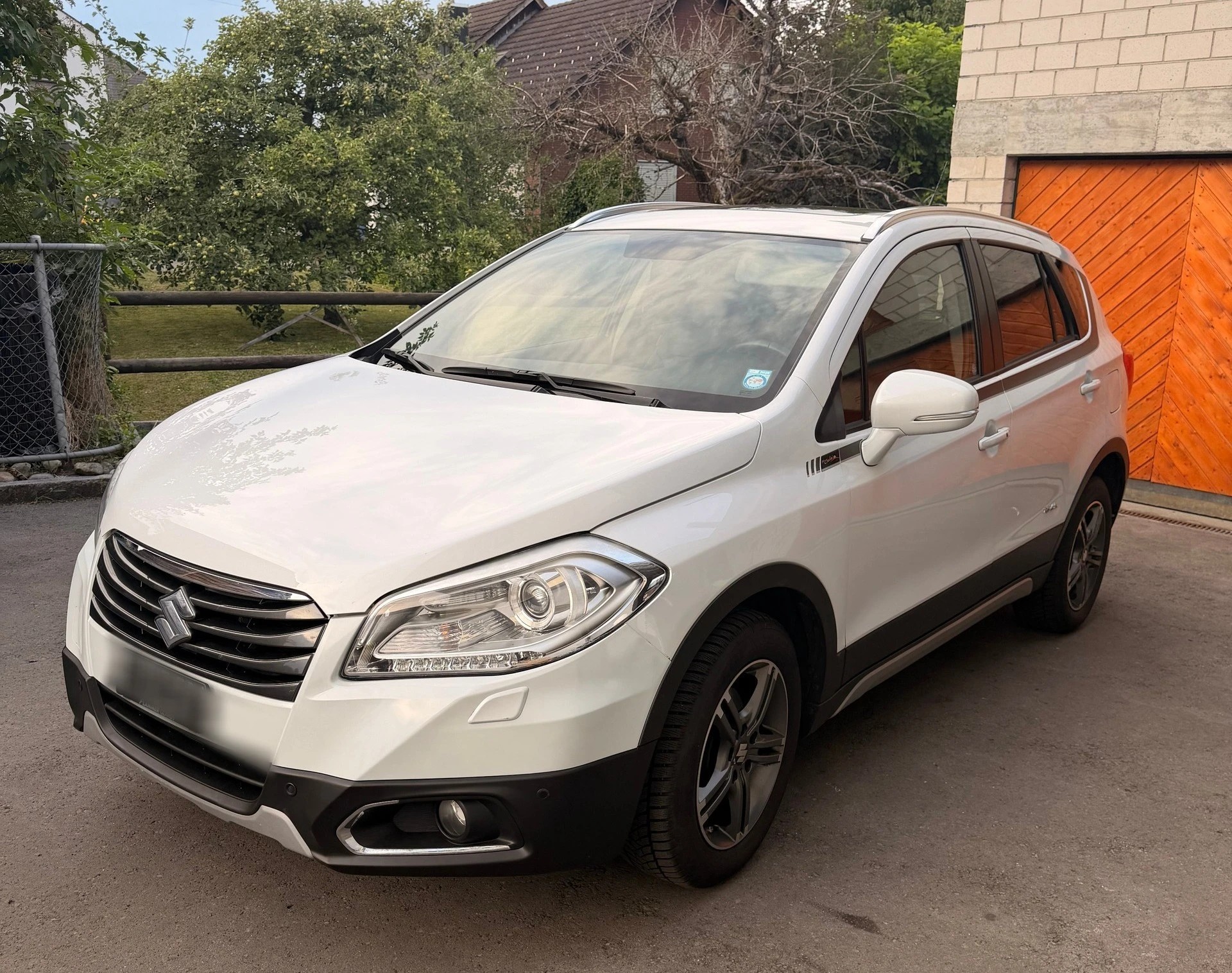 SUZUKI 1.6 TDI 4x4 Geländewagen / SUV