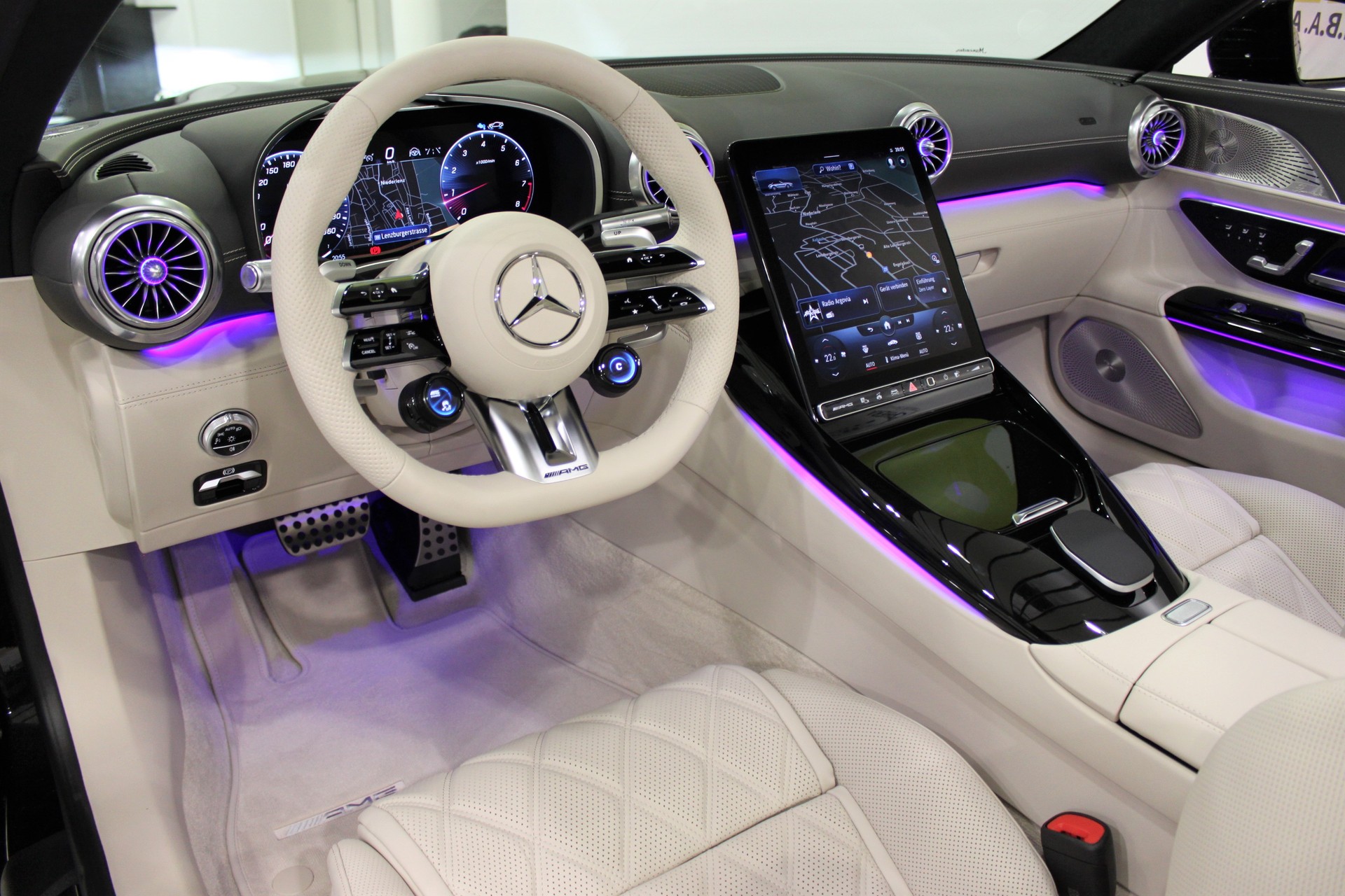 MERCEDES-BENZ AMG SL 63 4M MCT Aerodynamik Paket (CH) Manufaktur Premium Plus Edition-image-11