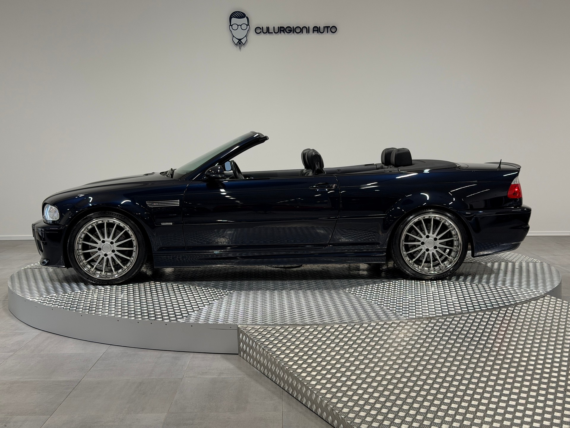 BMW M3-showroom-element-2