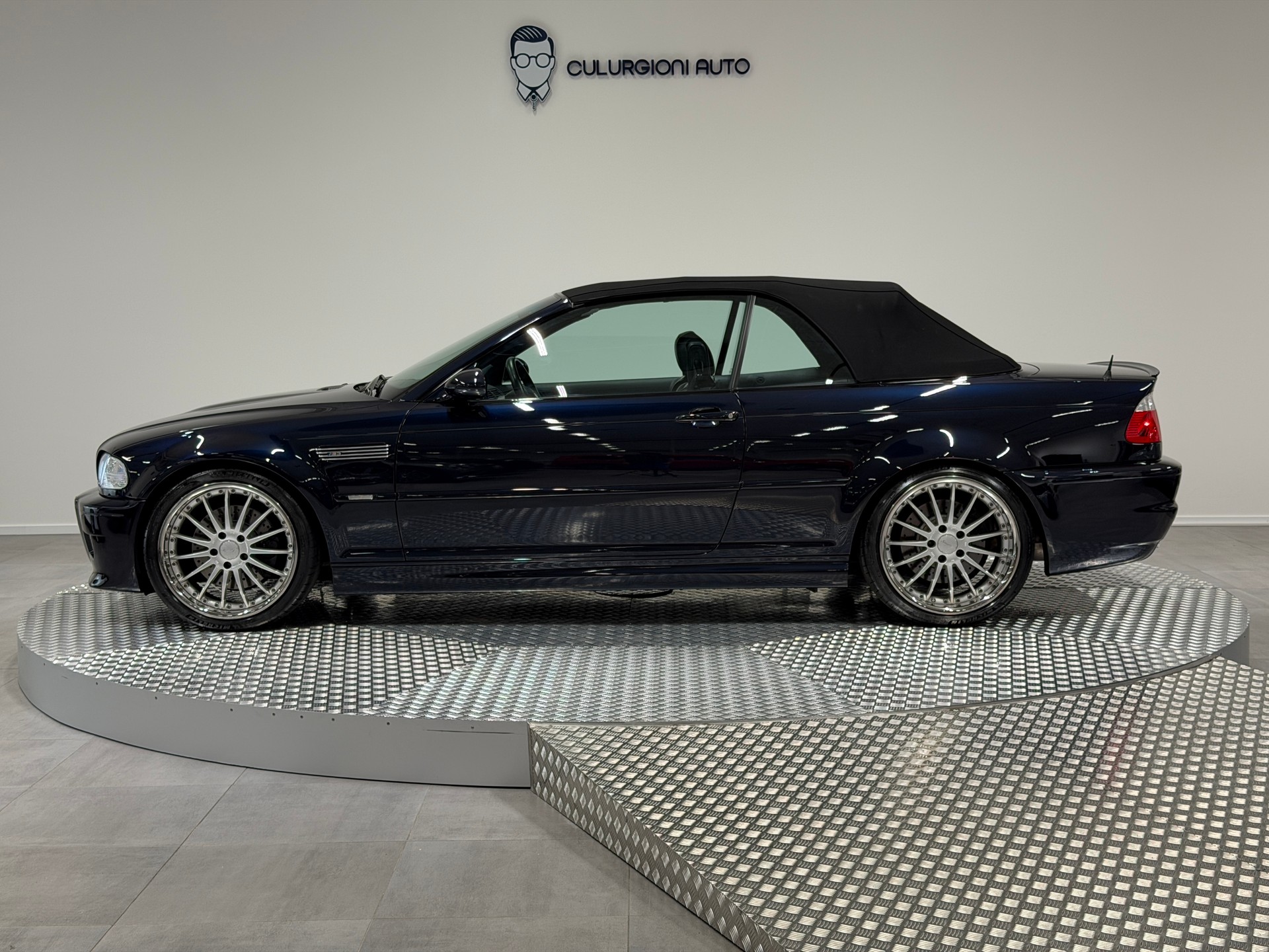 BMW M3-showroom-element-3
