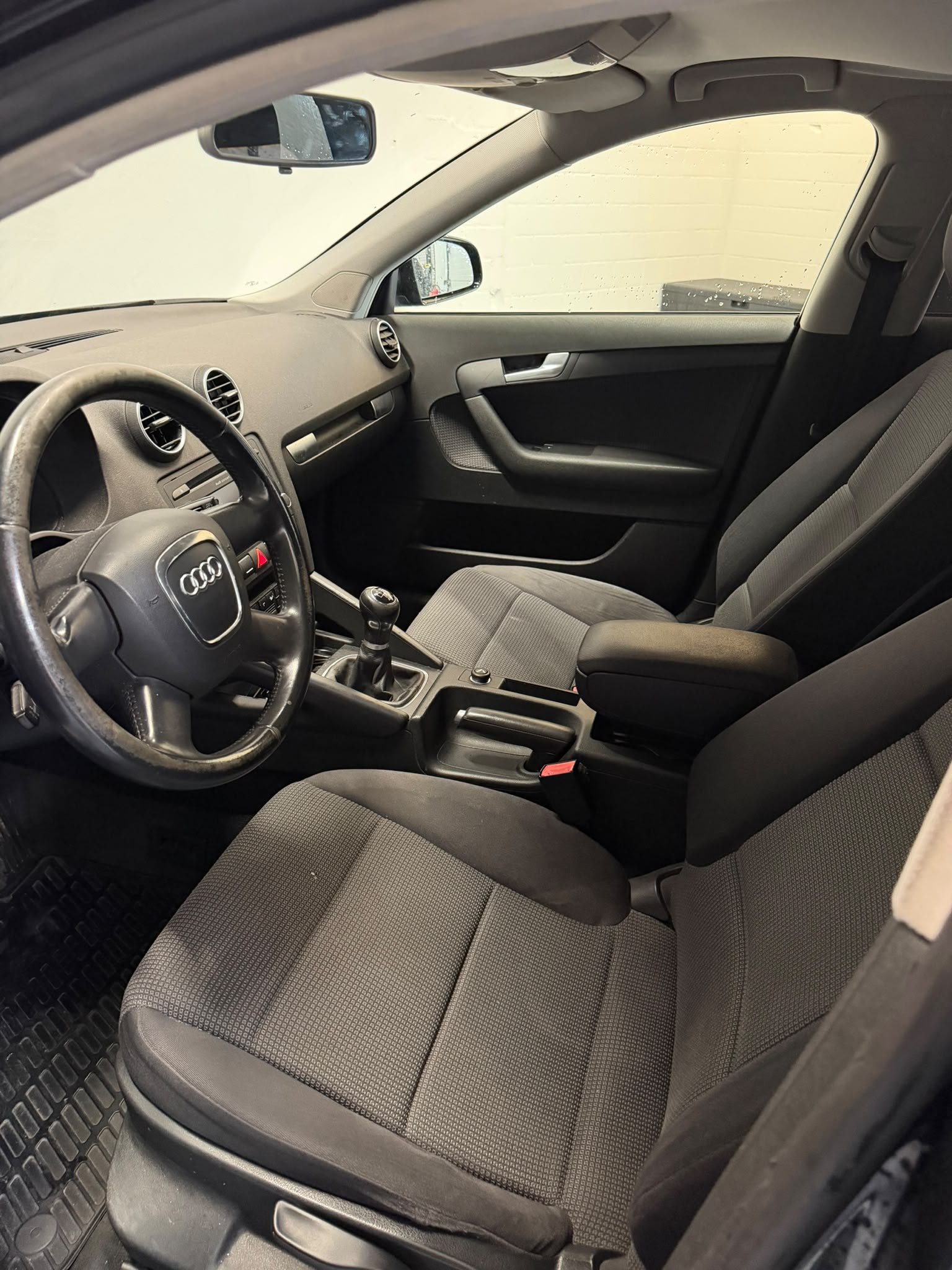AUDI A3 Sportback 1.4 Turbo FSI Ambition-image-11