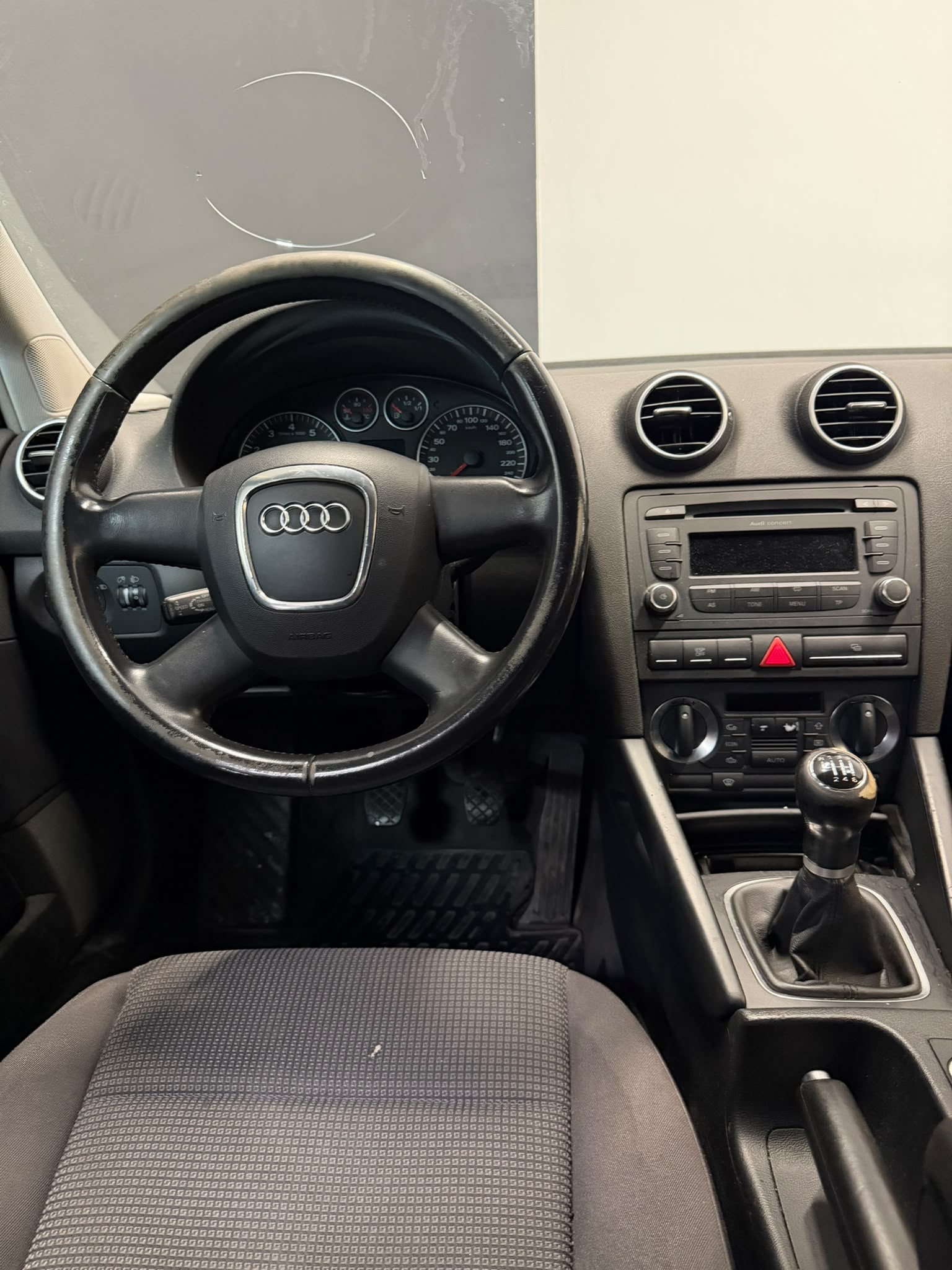 AUDI A3 Sportback 1.4 Turbo FSI Ambition-image-9