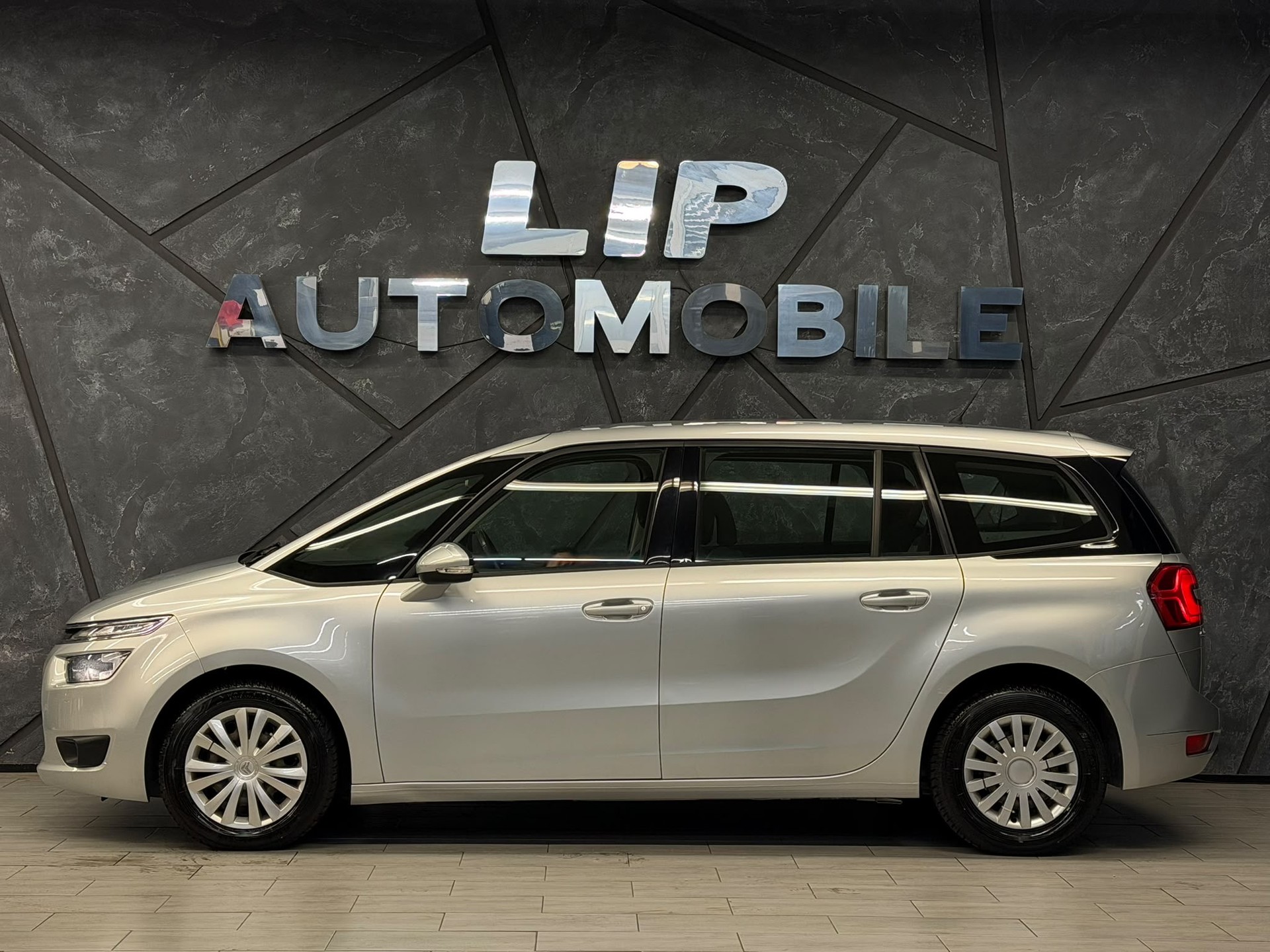 CITROEN Grand C4 Picasso 1.2 Pure Tech Attraction-showroom-element-3