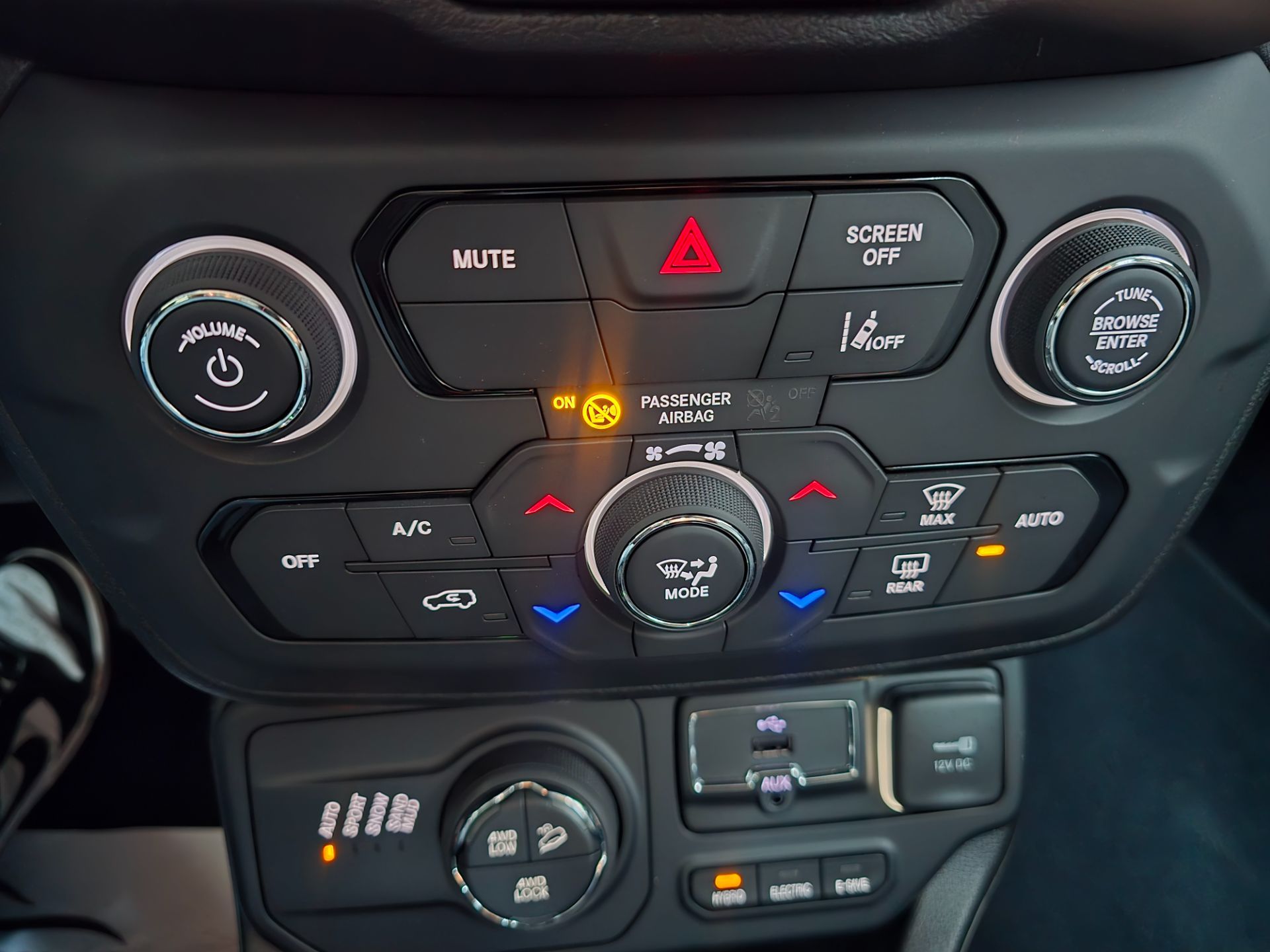 JEEP Renegade 1.3 Plug-In Hybrid Limited (EURO 6d)-image-16