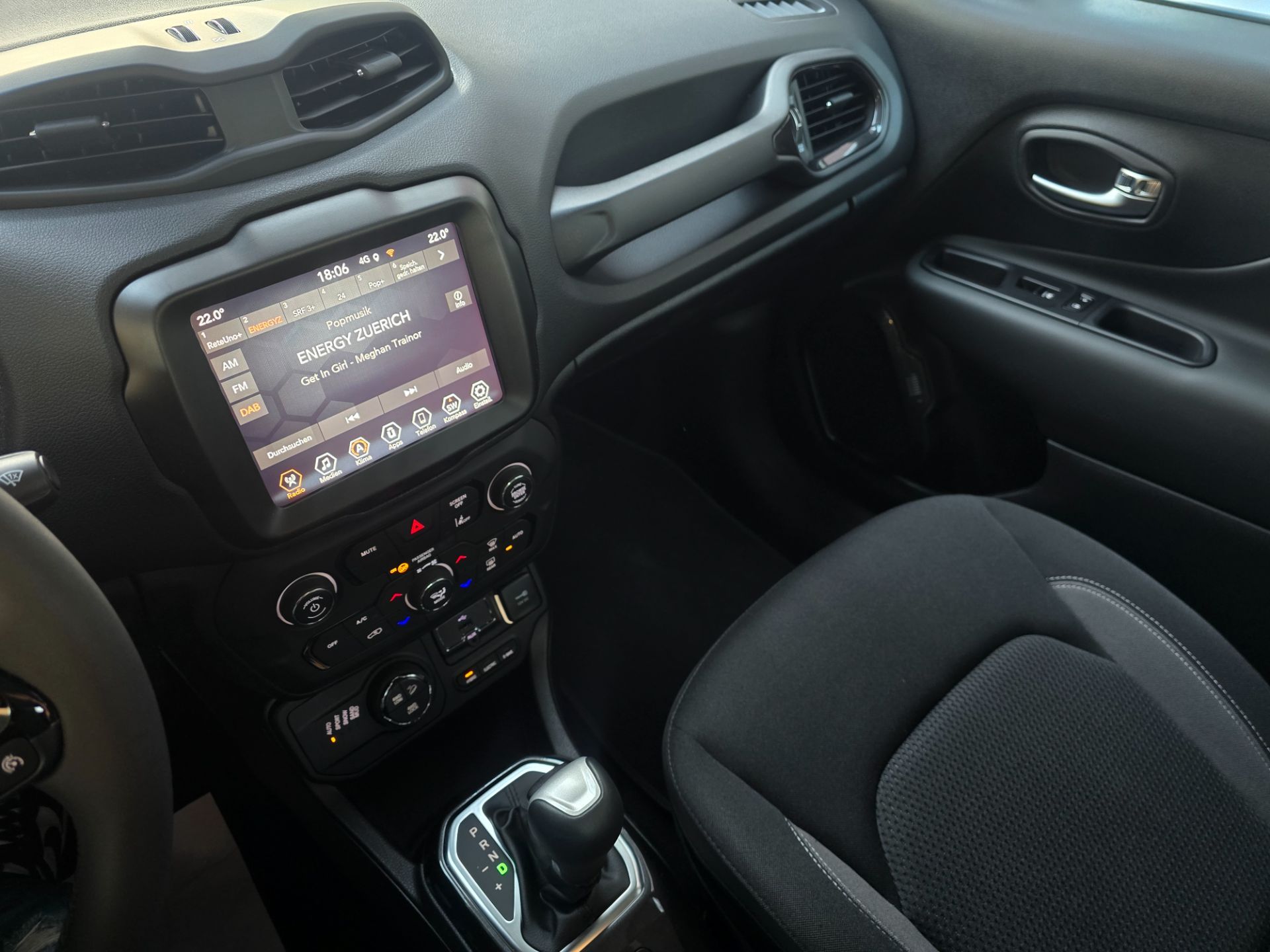 JEEP Renegade 1.3 Plug-In Hybrid Limited (EURO 6d)-image-11