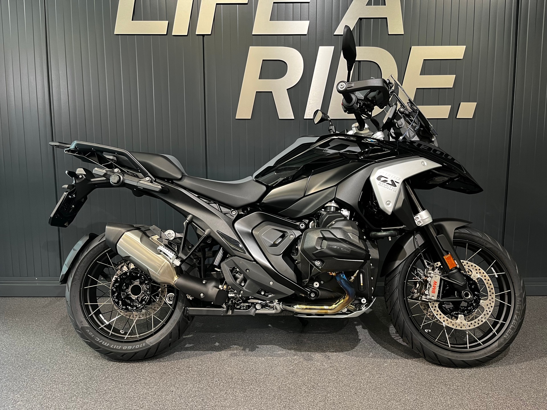 BMW R 1300 GS-image-0