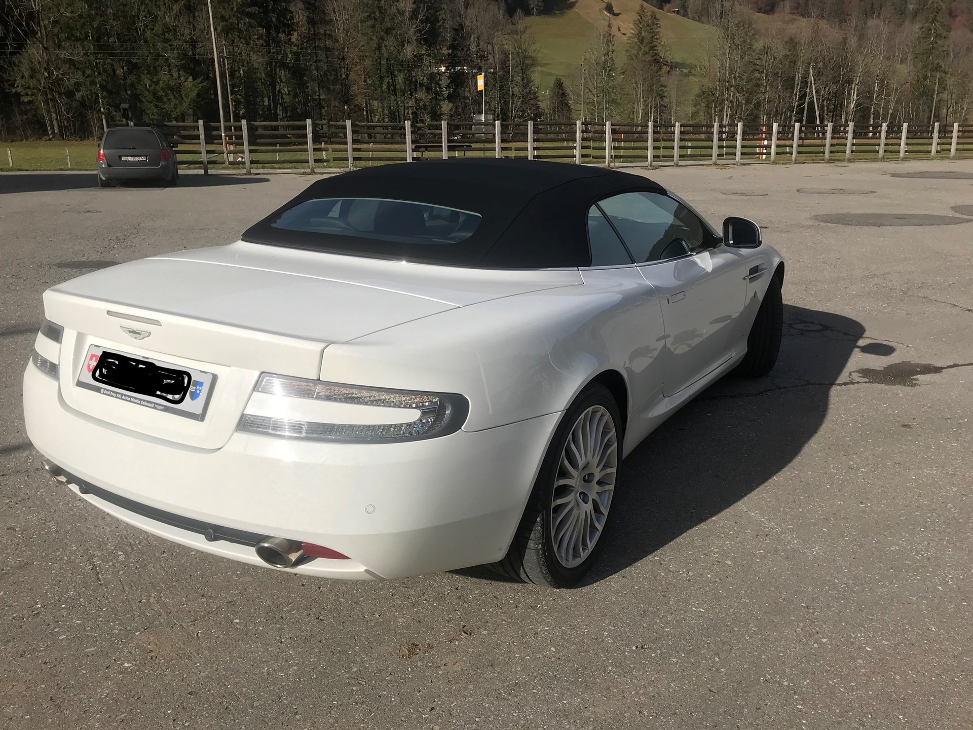 ASTON MARTIN DB9 Volante Touchtronic 2-image-3