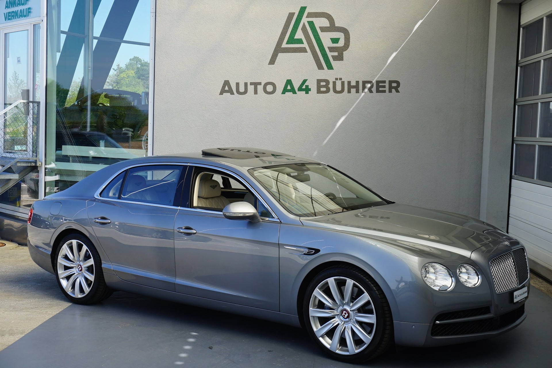 BENTLEY Flying Spur 4.0-showroom-element-2
