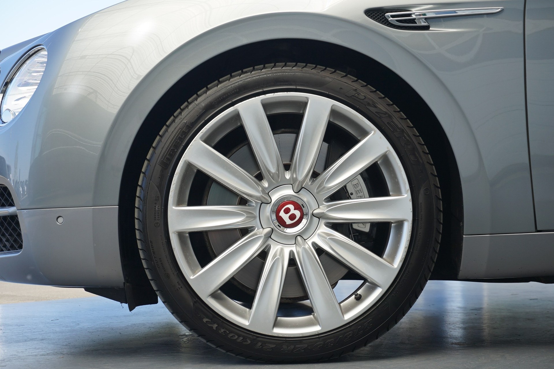 BENTLEY Flying Spur 4.0-image-7