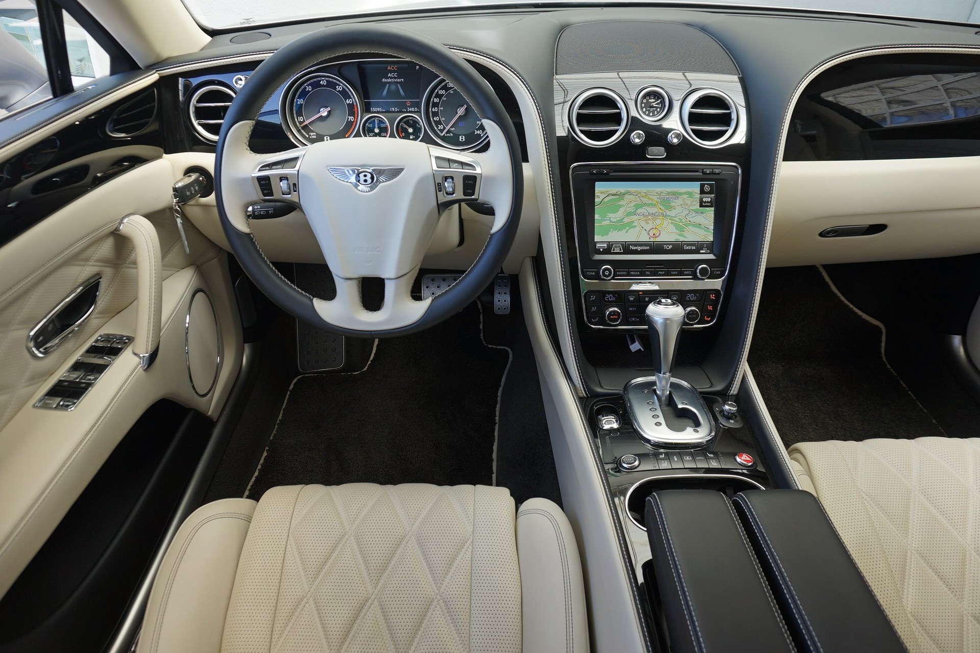 BENTLEY Flying Spur 4.0-image-9