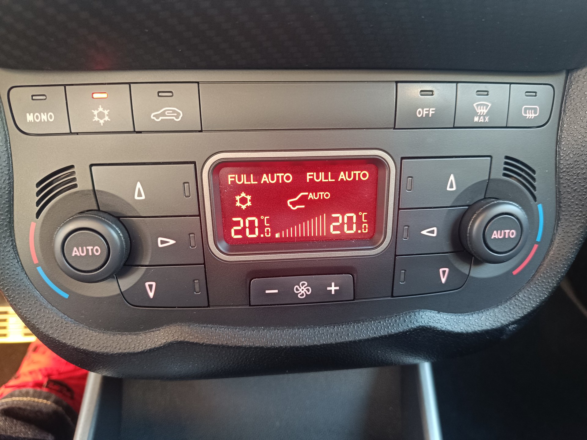 ALFA ROMEO MiTo 1.4 TB Quadrifoglio Verde TCT-image-12