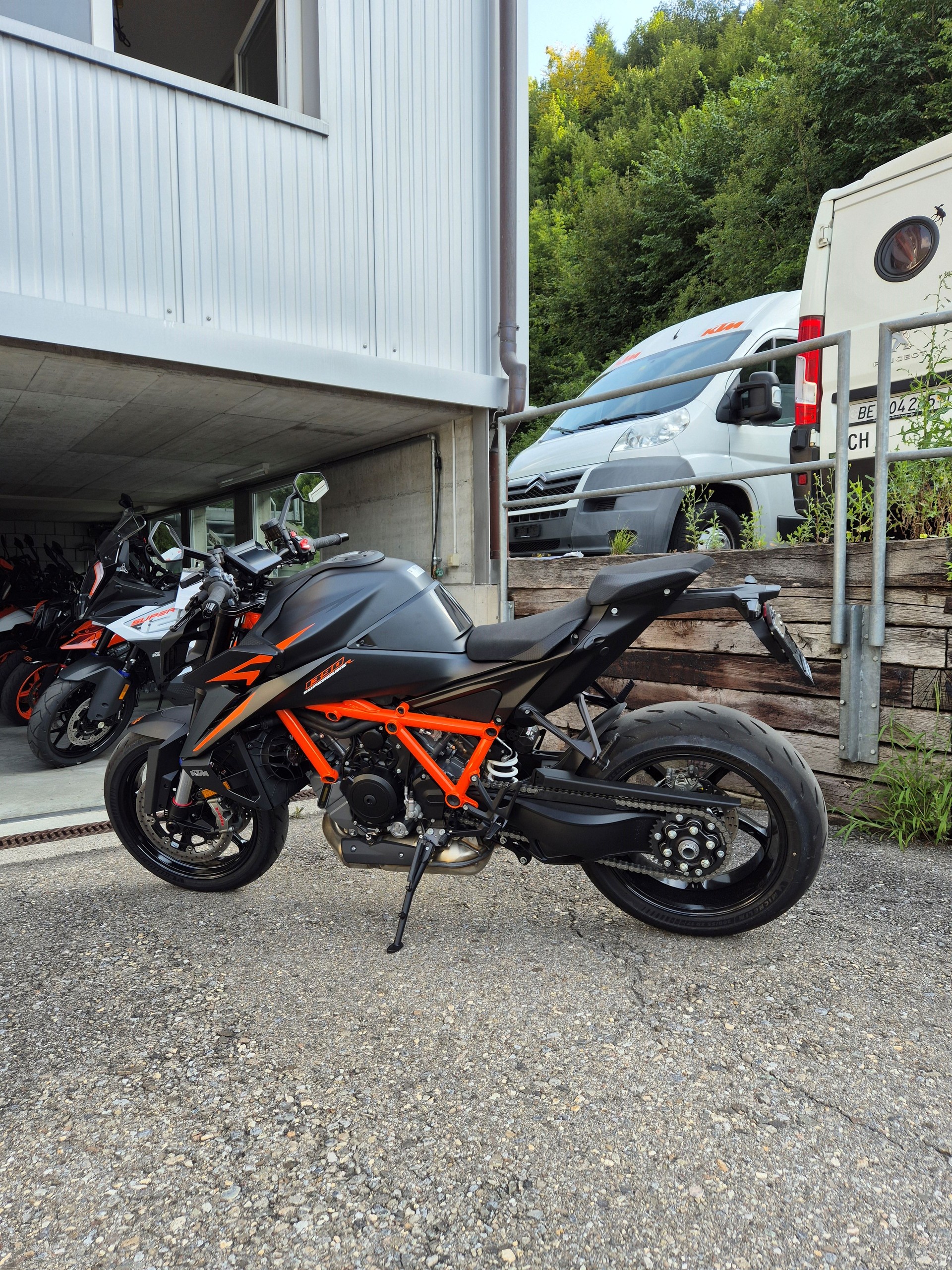 KTM 1390 Super Duke R EVO-image-3