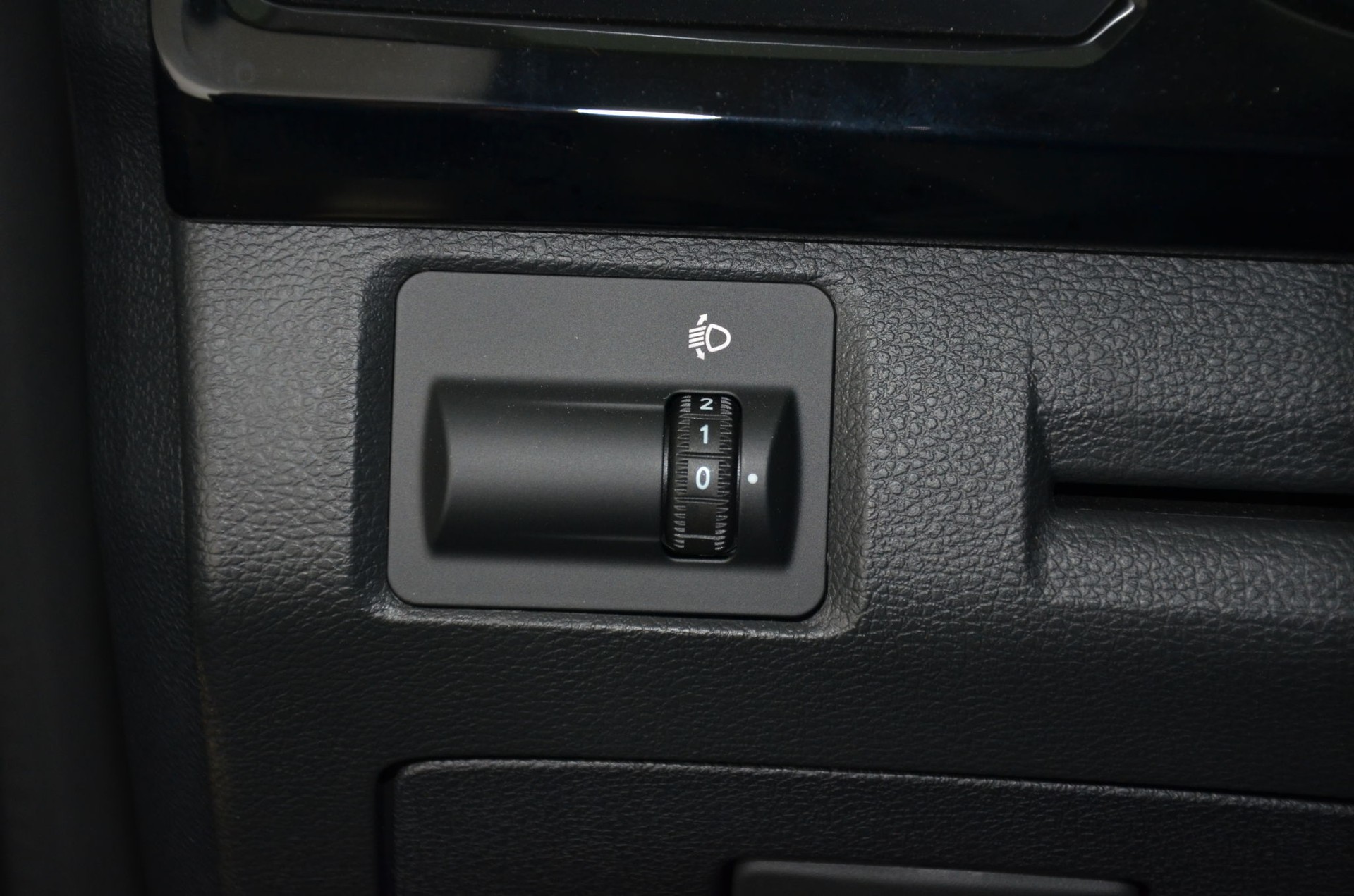 MAXUS T90 EV 89kWh Elite-image-19