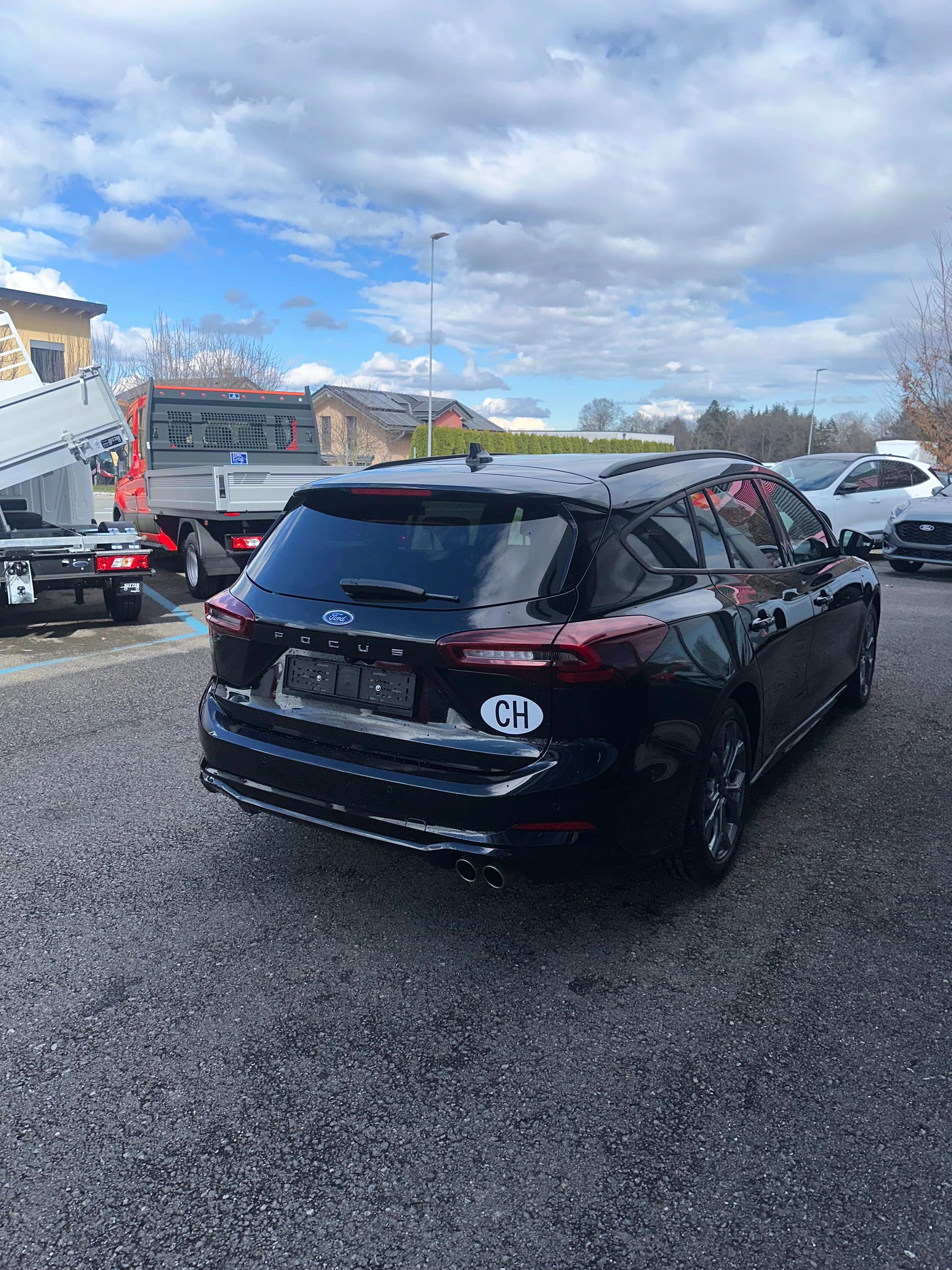 FORD Focus Station Wagon 1.0i EcoB ST-Line/155CV/Aut.-image-6