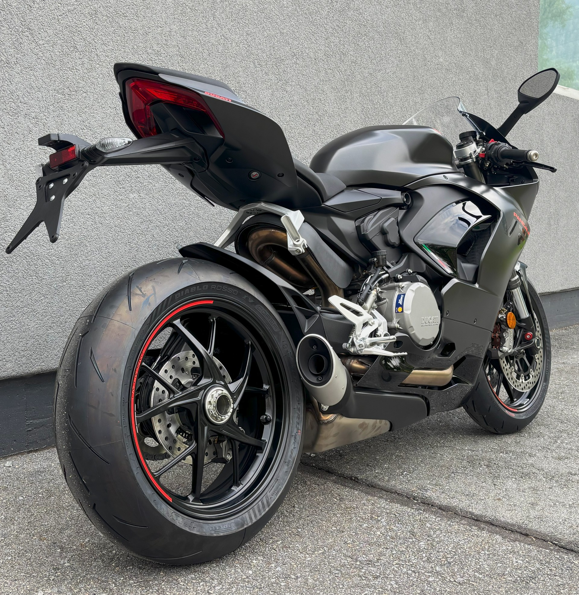 DUCATI Panigale V2-image-5