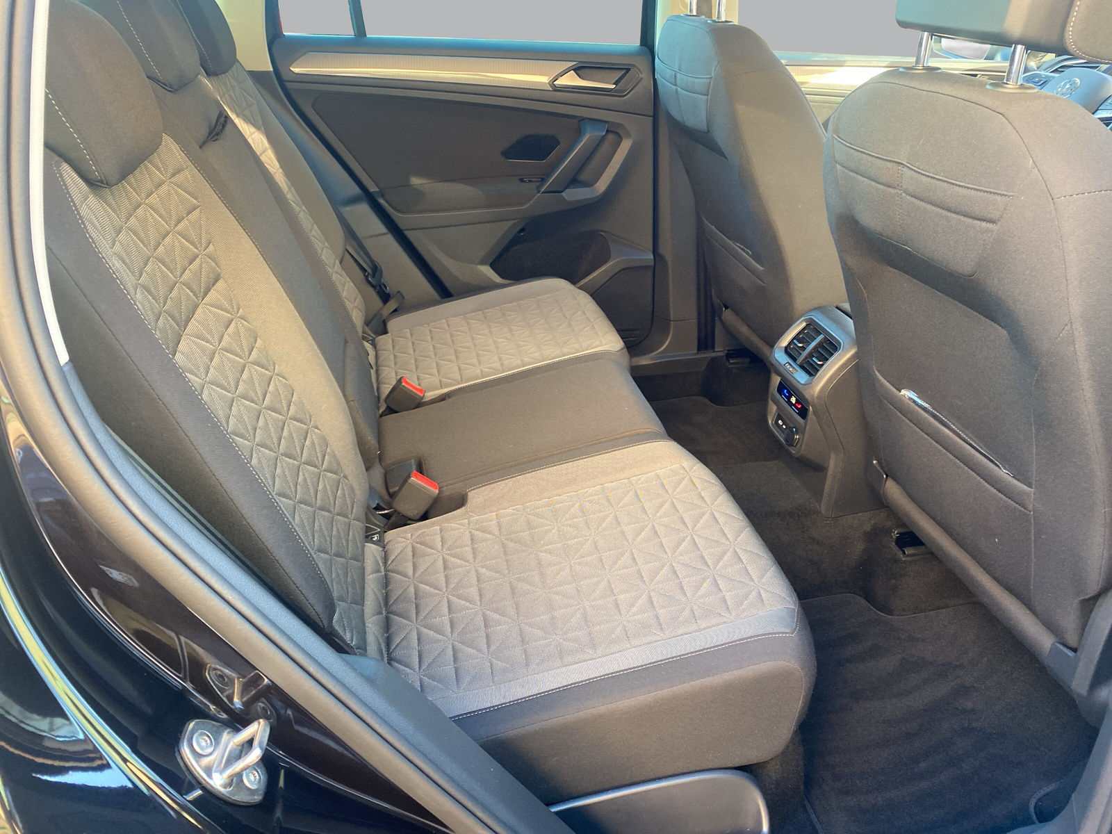 VW Tiguan 1.5TSI Life DSG-image-12