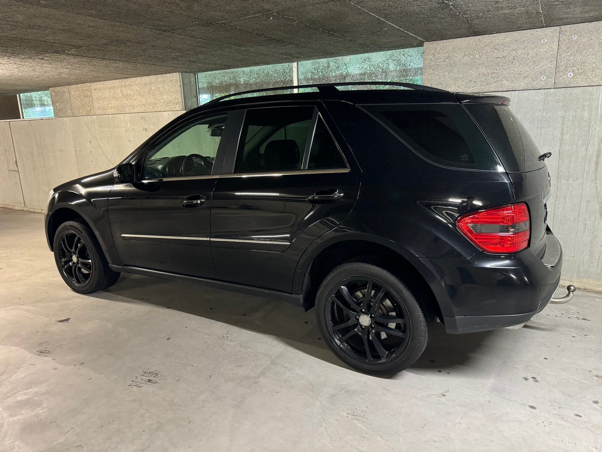 MERCEDES-BENZ ML 320 CDI 4Matic 7G-Tronic-showroom-element-2