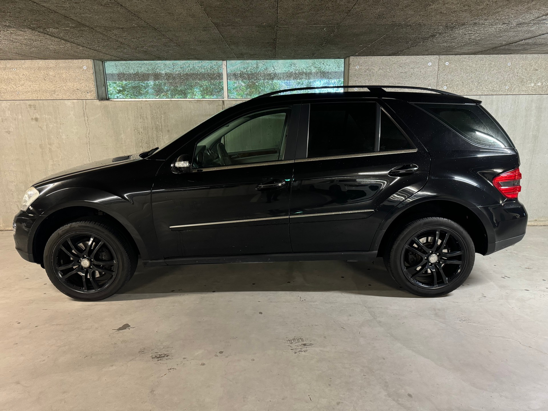 MERCEDES-BENZ ML 320 CDI 4Matic 7G-Tronic-showroom-element-1