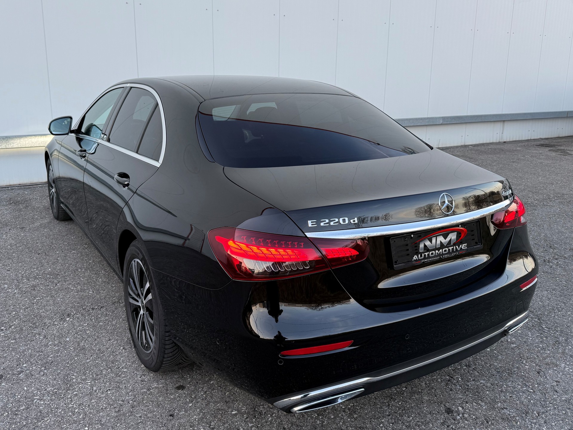 MERCEDES-BENZ 4 Matic E 220 d 9G-Tronic ***Gratis Service***-image-4
