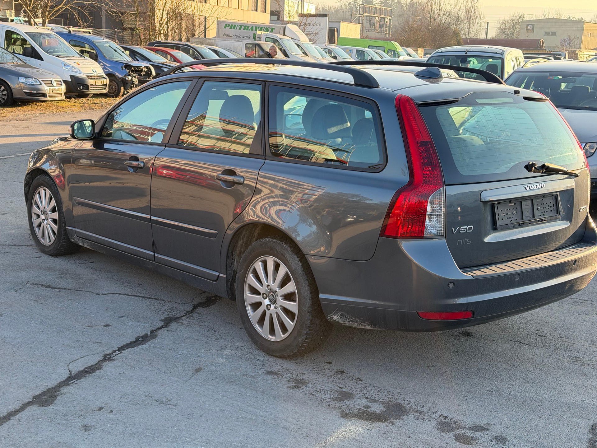 VOLVO V50 2.0D Momentum-image-5