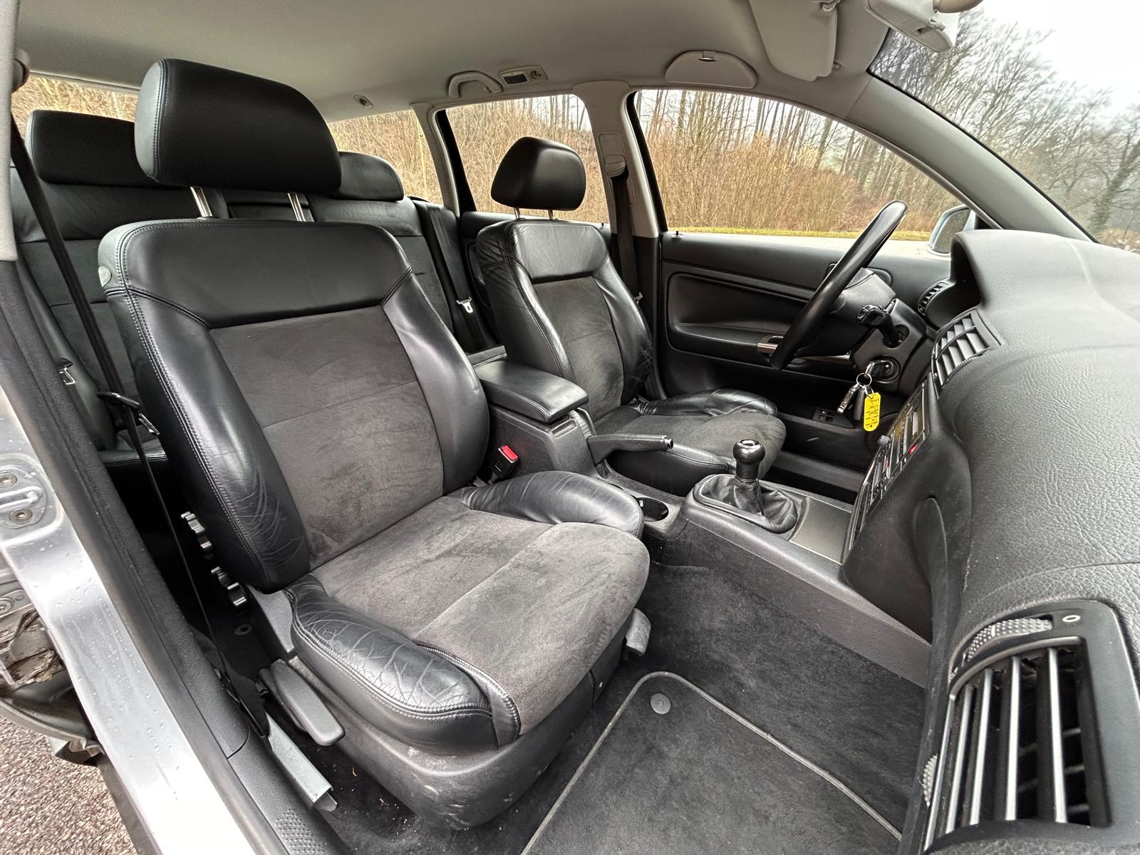 VW Passat Variant 2.3 V5 Comfortline-image-11