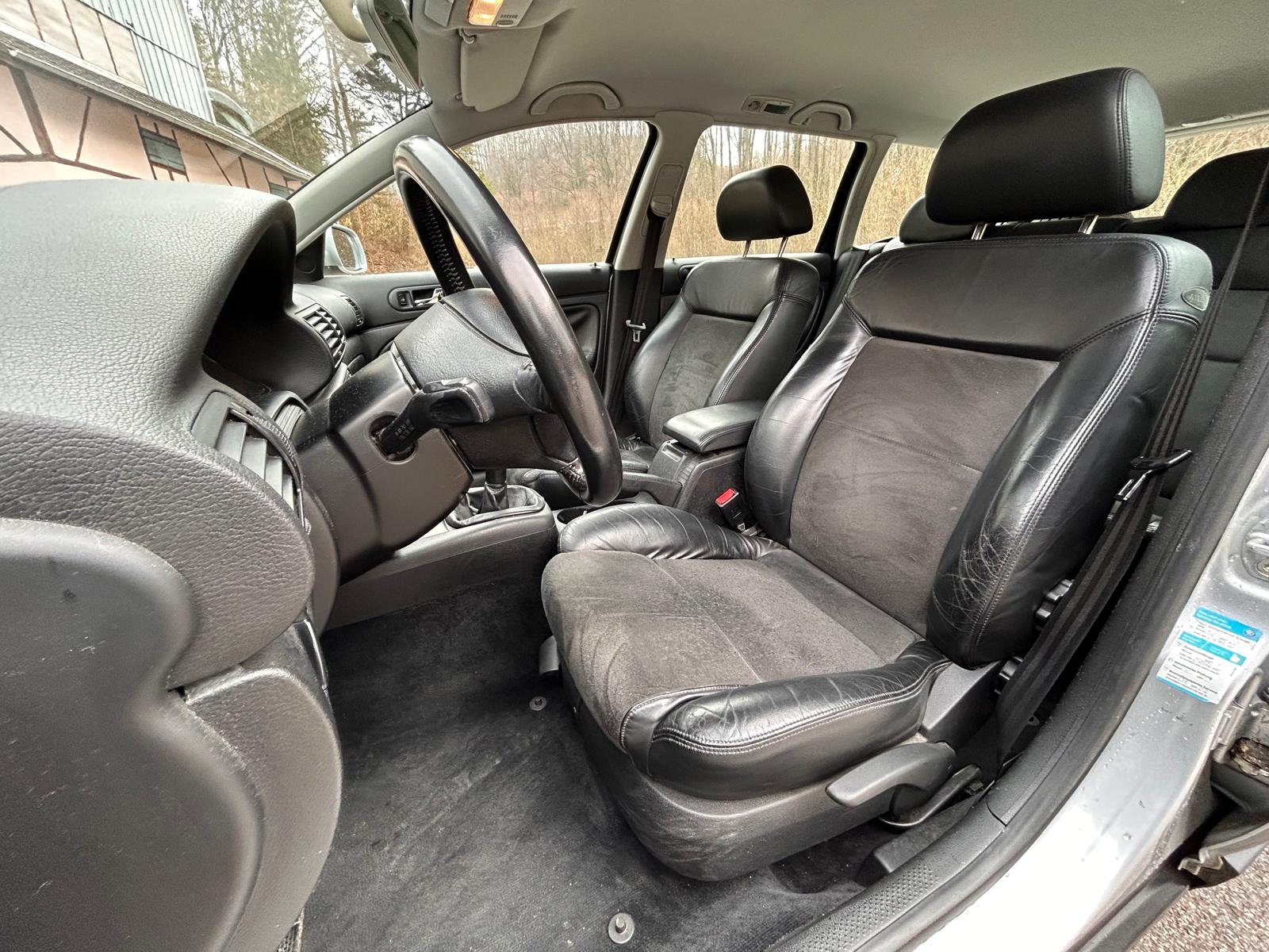 VW Passat Variant 2.3 V5 Comfortline-image-14