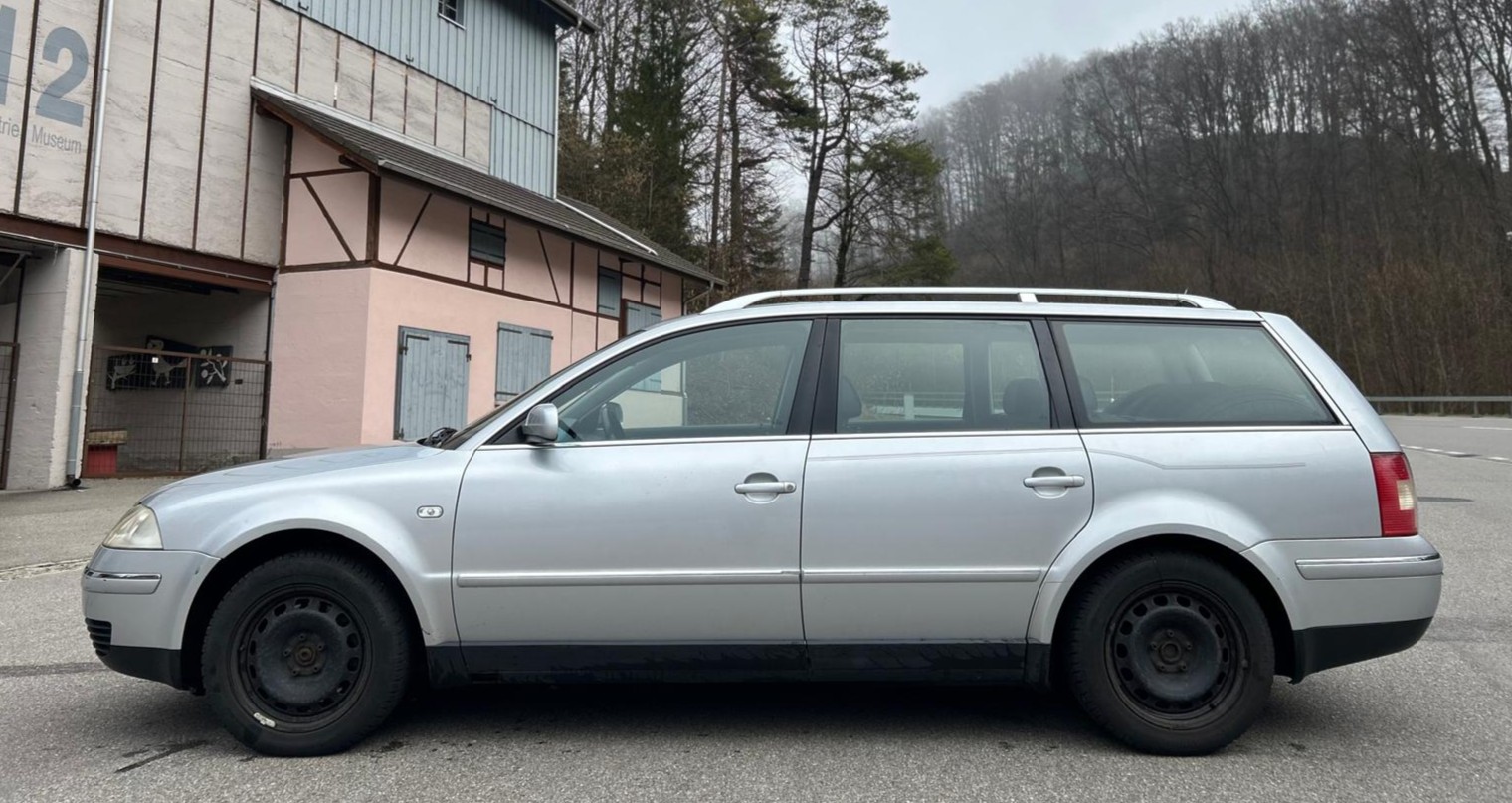 VW Passat Variant 2.3 V5 Comfortline-showroom-element-1