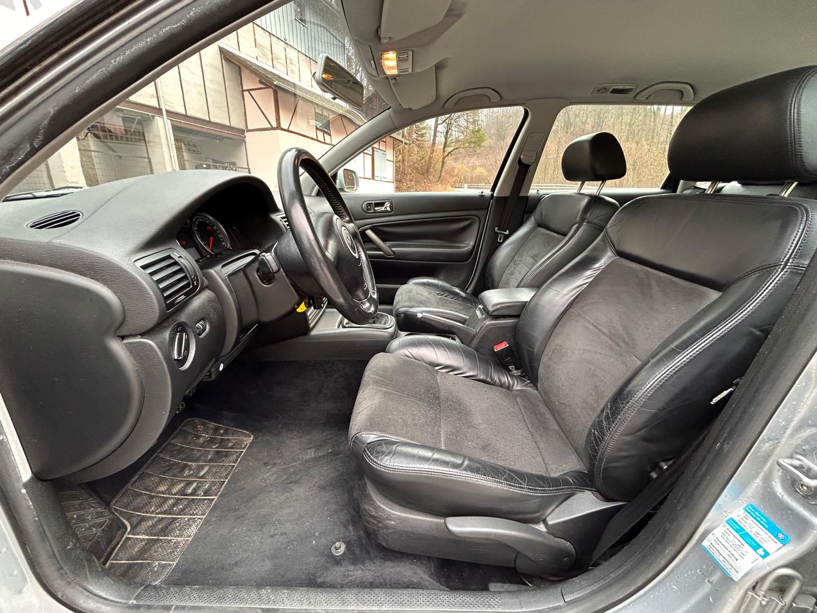 VW Passat Variant 2.3 V5 Comfortline-image-13