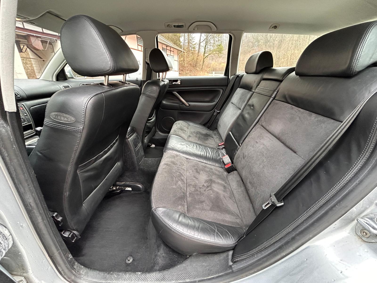 VW Passat Variant 2.3 V5 Comfortline-image-12