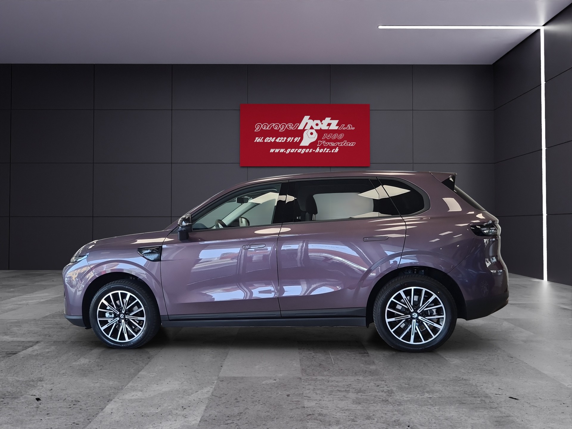 LEAPMOTOR B10 67kWh Design-showroom-element-1