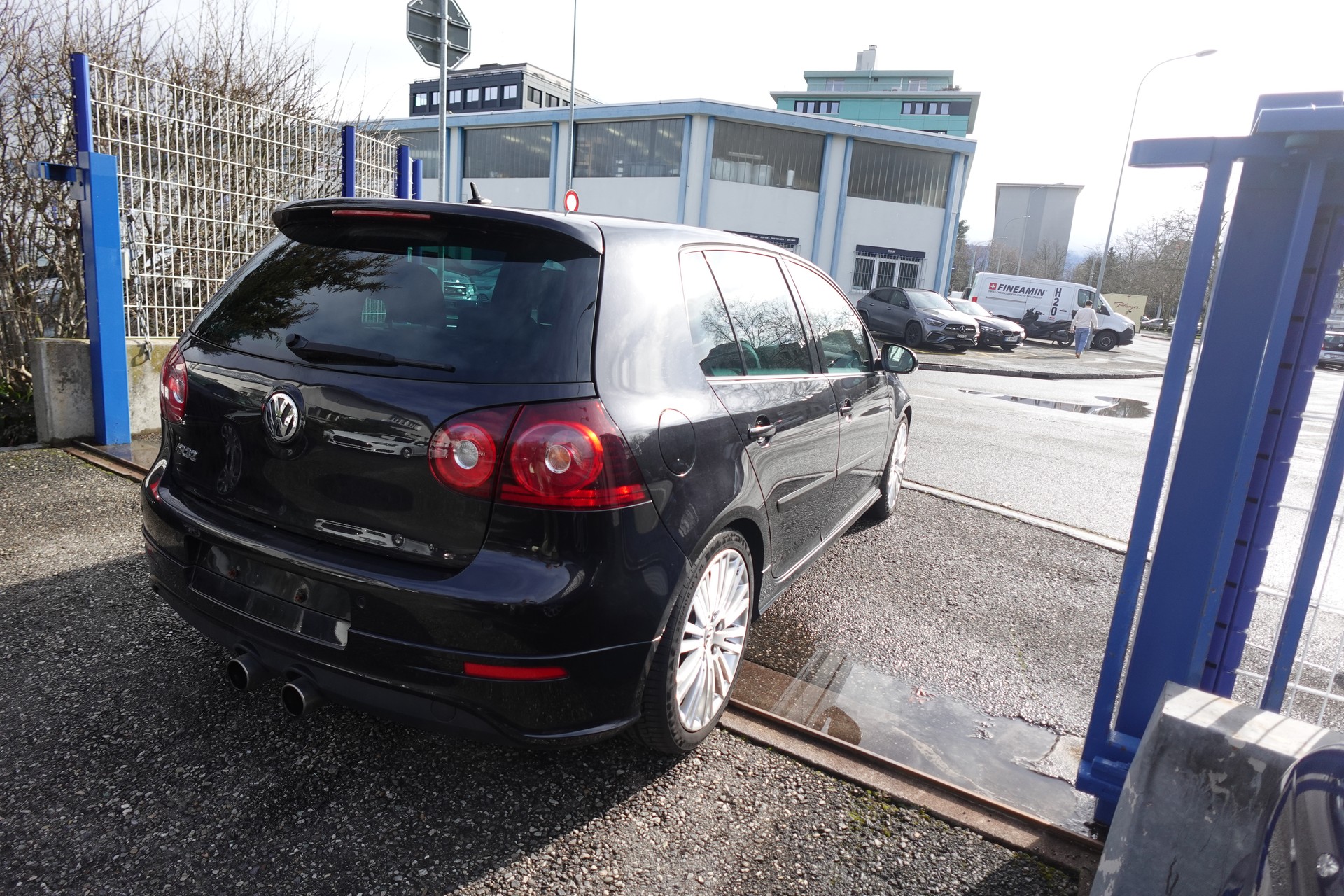 VW Golf R32 4Motion-image-1