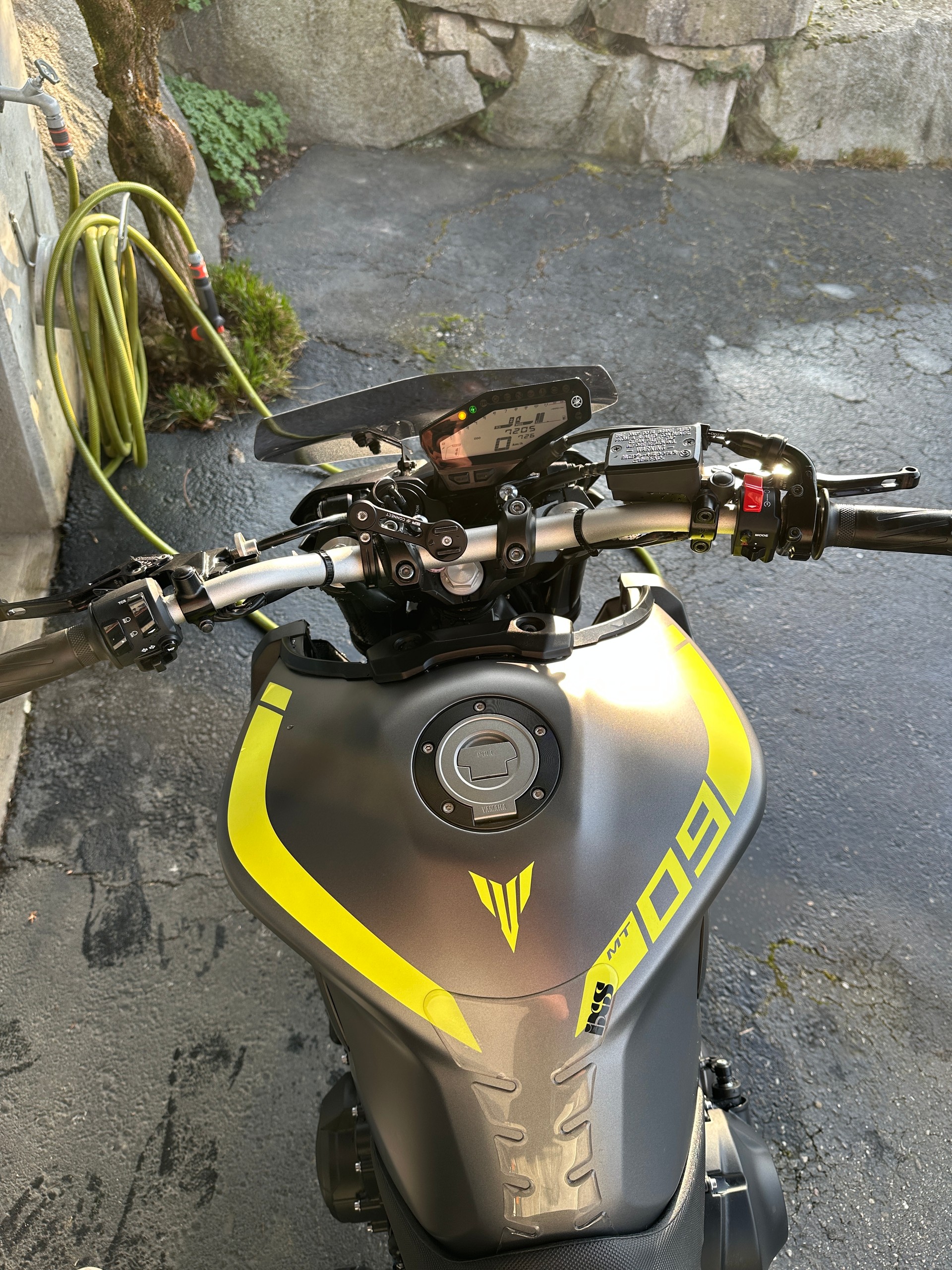 YAMAHA MT-09 ABS (35kW)-image-4
