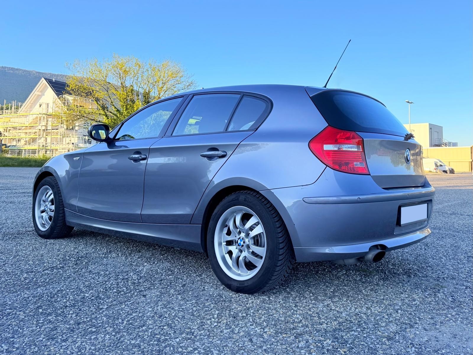 BMW 120i Steptronic-image-4