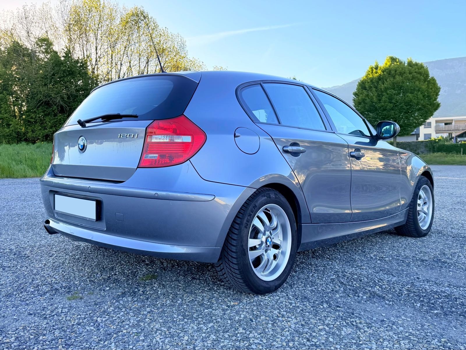 BMW 120i Steptronic-image-6