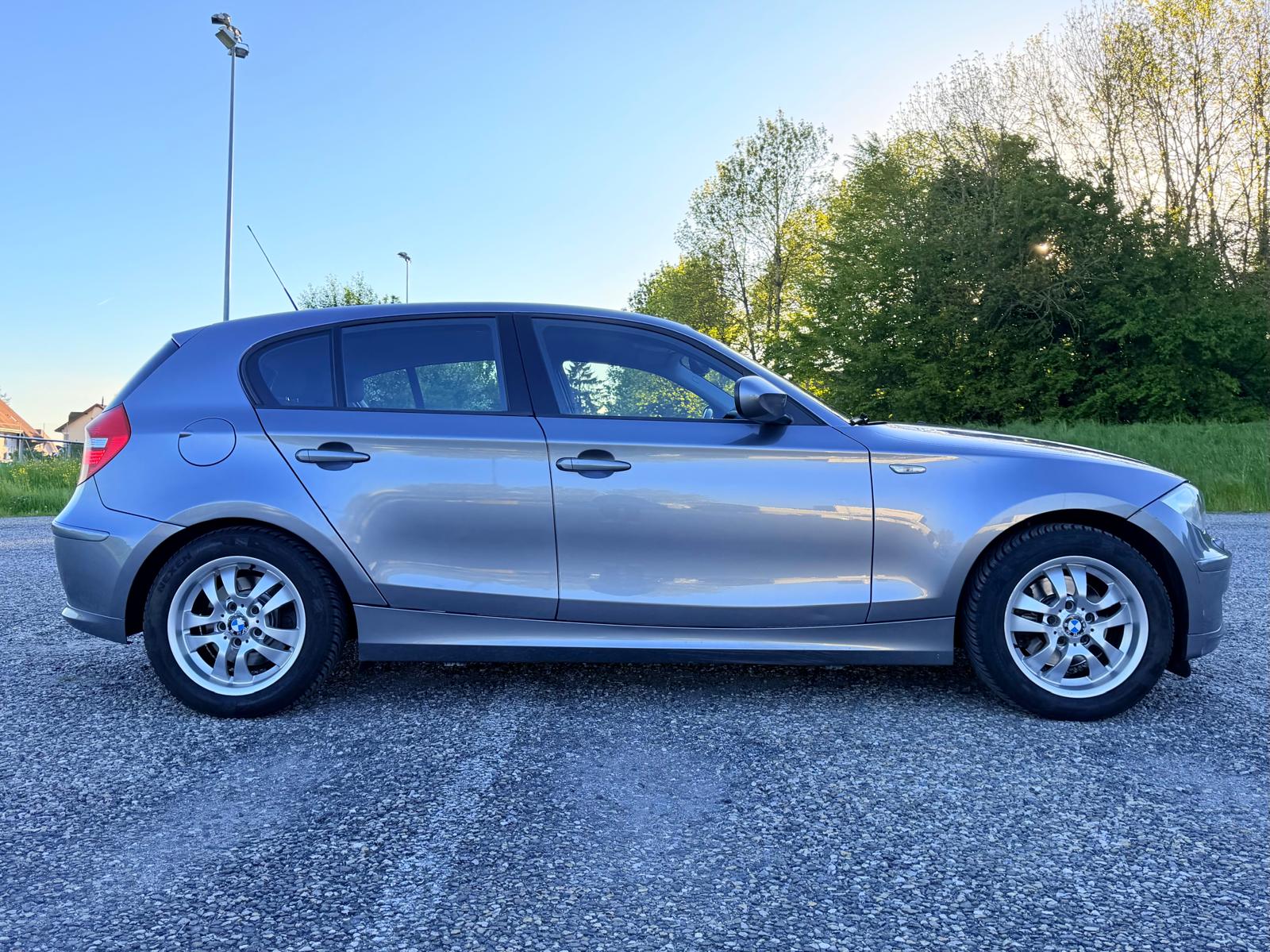 BMW 120i Steptronic-image-7
