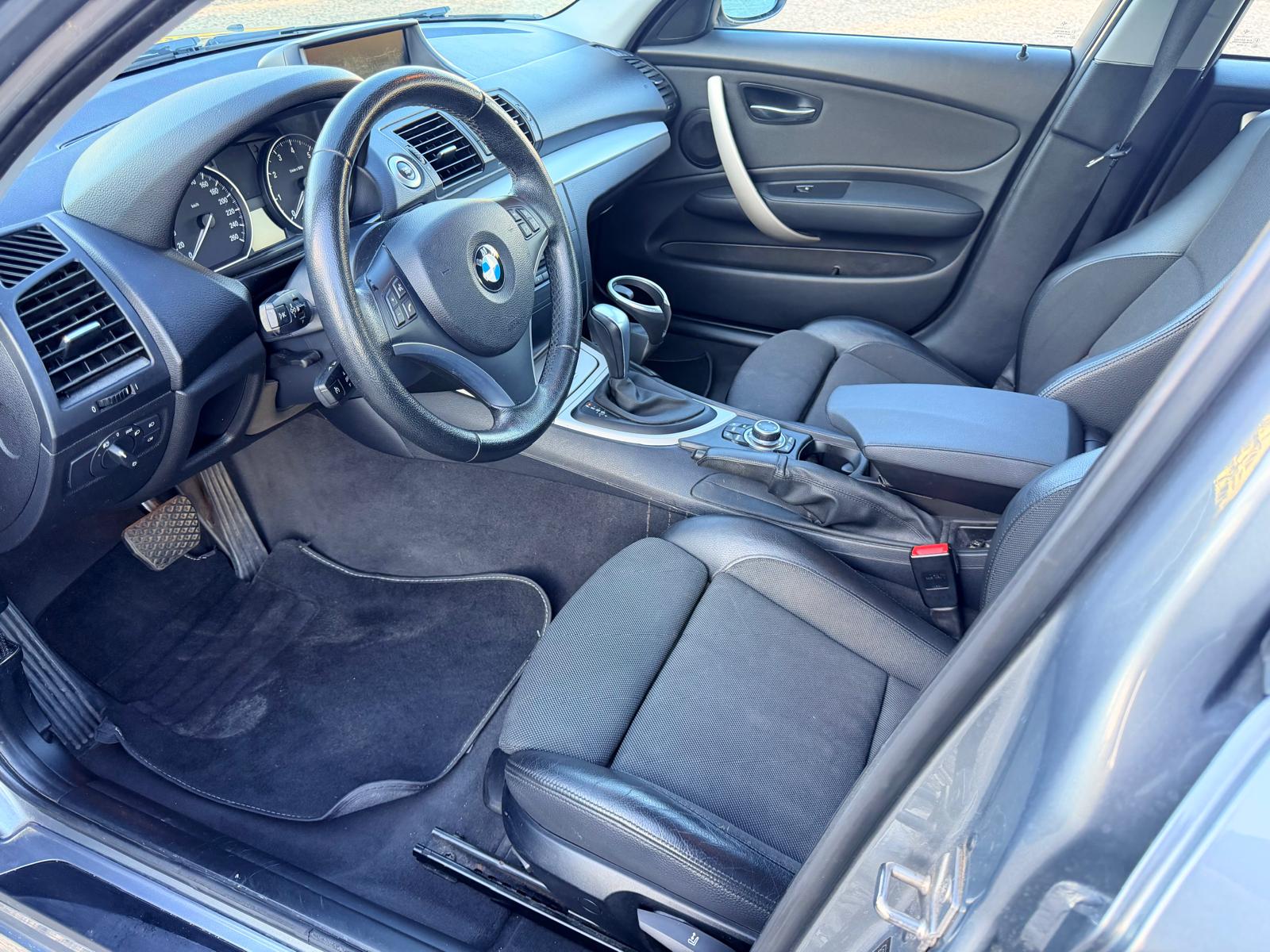 BMW 120i Steptronic-image-10
