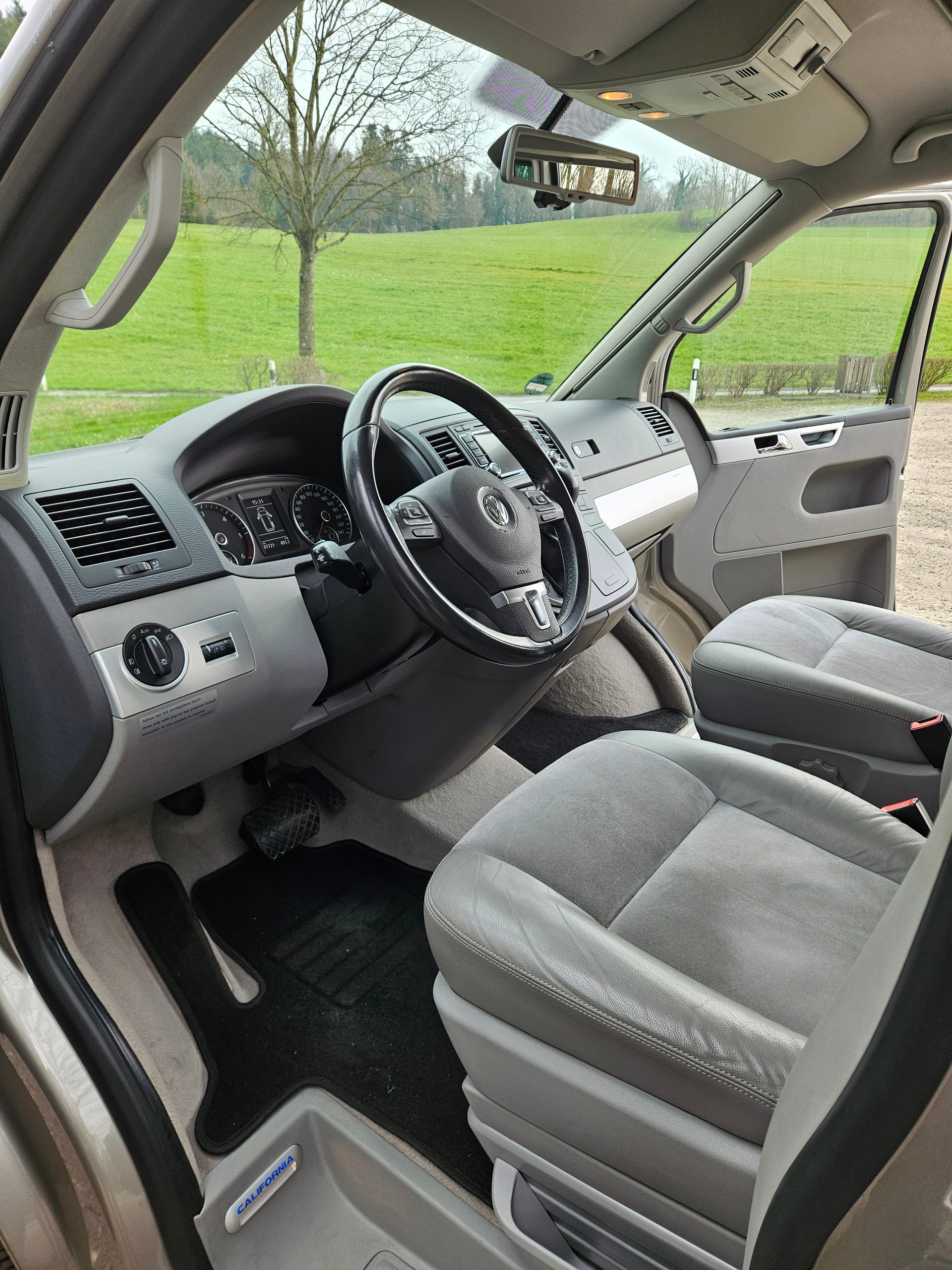 VW 2.0 TDI 140 Comfortline DSG California-image-12