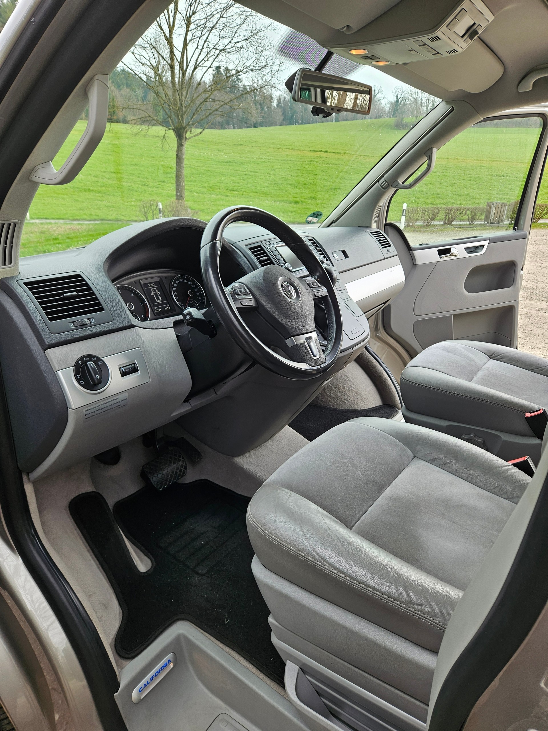 VW 2.0 TDI 140 Comfortline DSG California-image-8