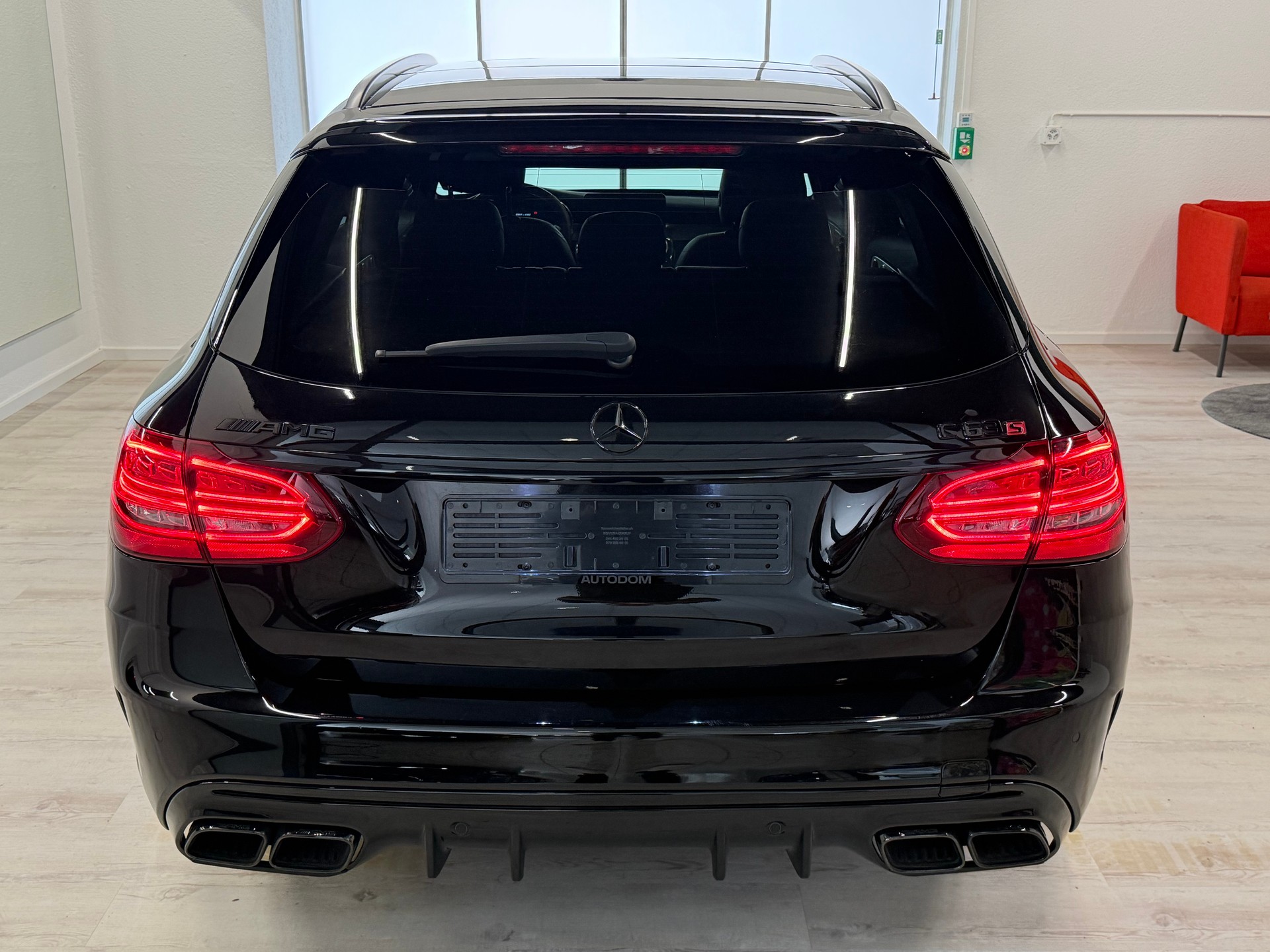 MERCEDES-BENZ C 63 S AMG-image-10